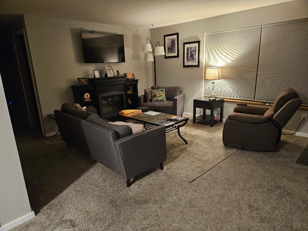 Prineville, Oregon, 97754, United States, 3 Bedrooms Bedrooms, ,2 BathroomsBathrooms,Residential,For Sale,2009678