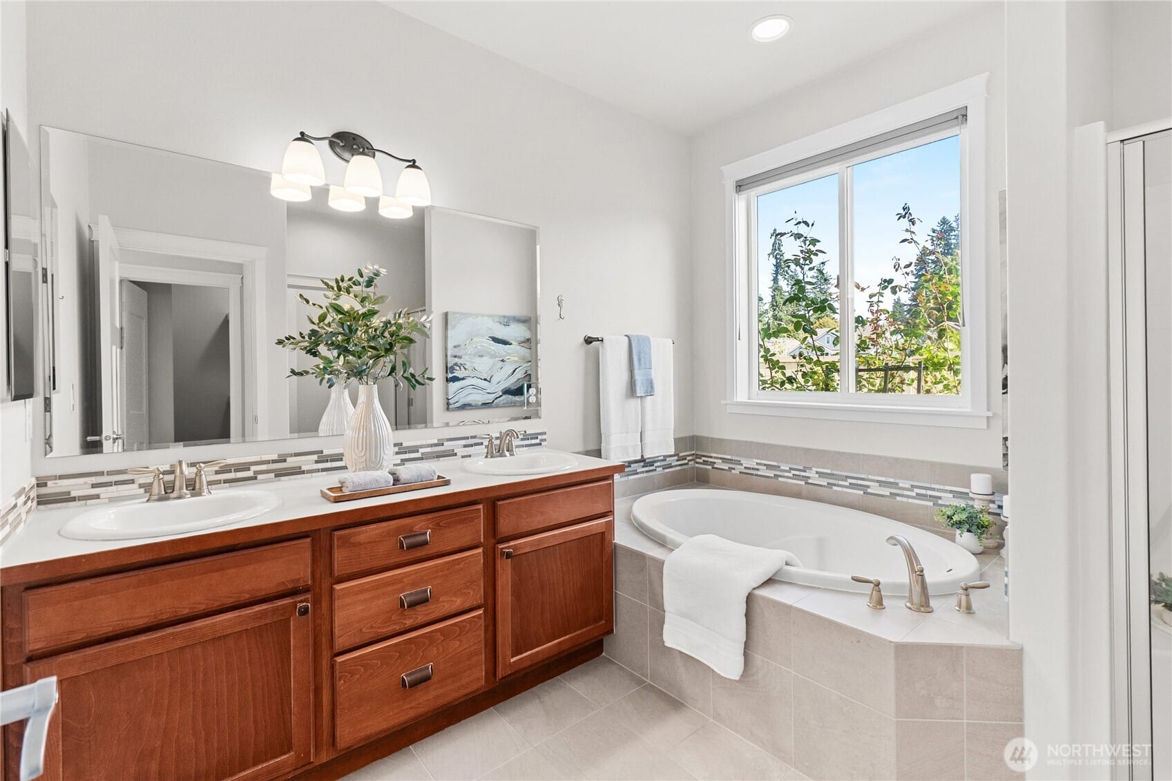 Tumwater, Washington, 98501, United States, 3 Bedrooms Bedrooms, ,2 BathroomsBathrooms,Residential,For Sale,1989265