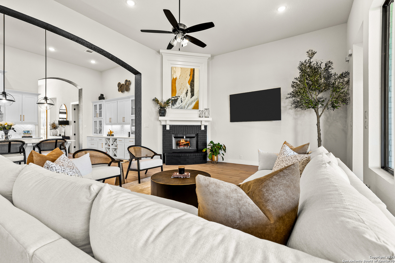 Cibolo, Texas, 78108, United States, 4 Bedrooms Bedrooms, ,4 BathroomsBathrooms,Residential,For Sale,1982073