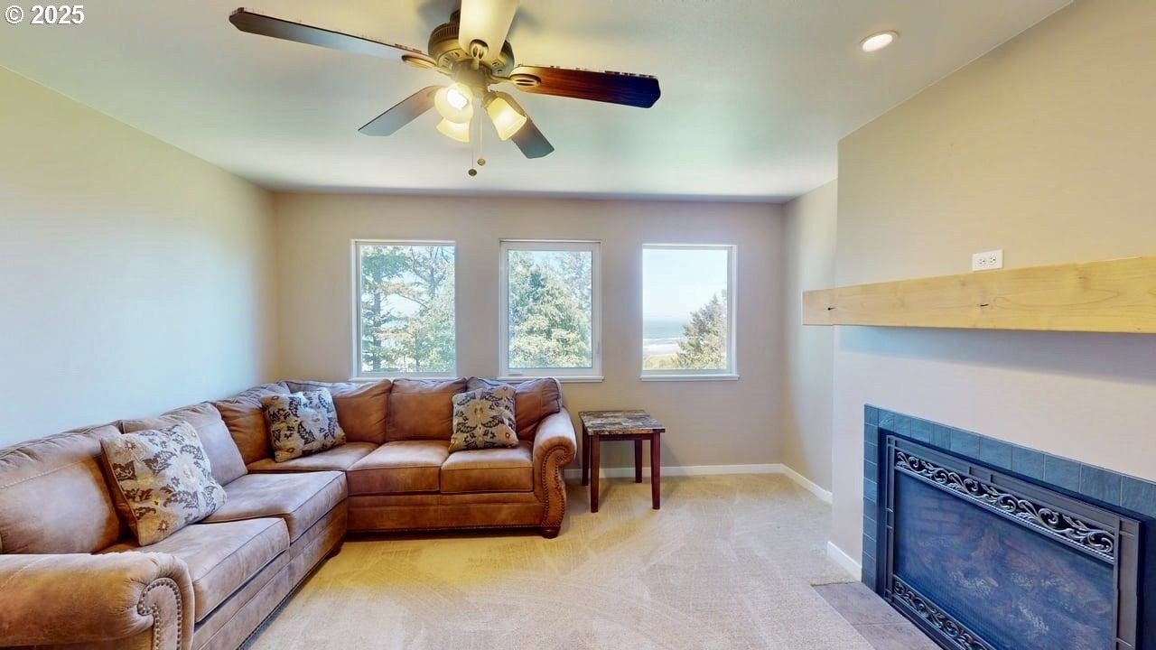 Gold Beach, Oregon, 97444, United States, 6 Bedrooms Bedrooms, ,4 BathroomsBathrooms,Residential,For Sale,1982299