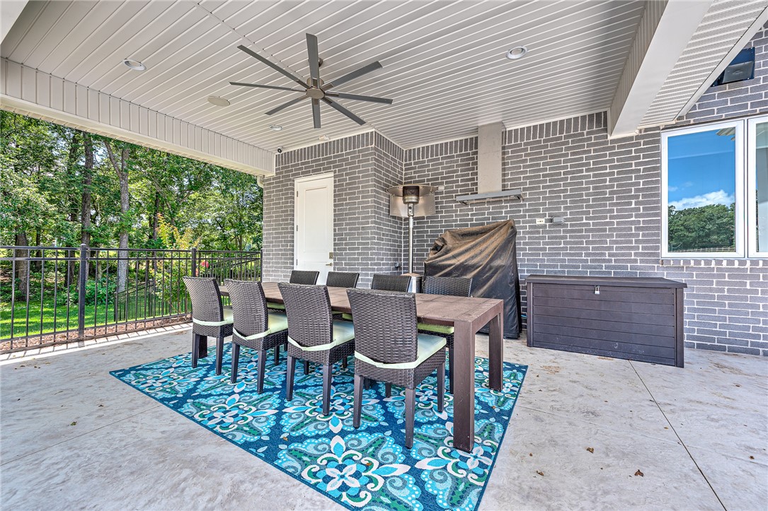 Bentonville, Arkansas, 72713, United States, 4 Bedrooms Bedrooms, ,5 BathroomsBathrooms,Residential,For Sale,1950806