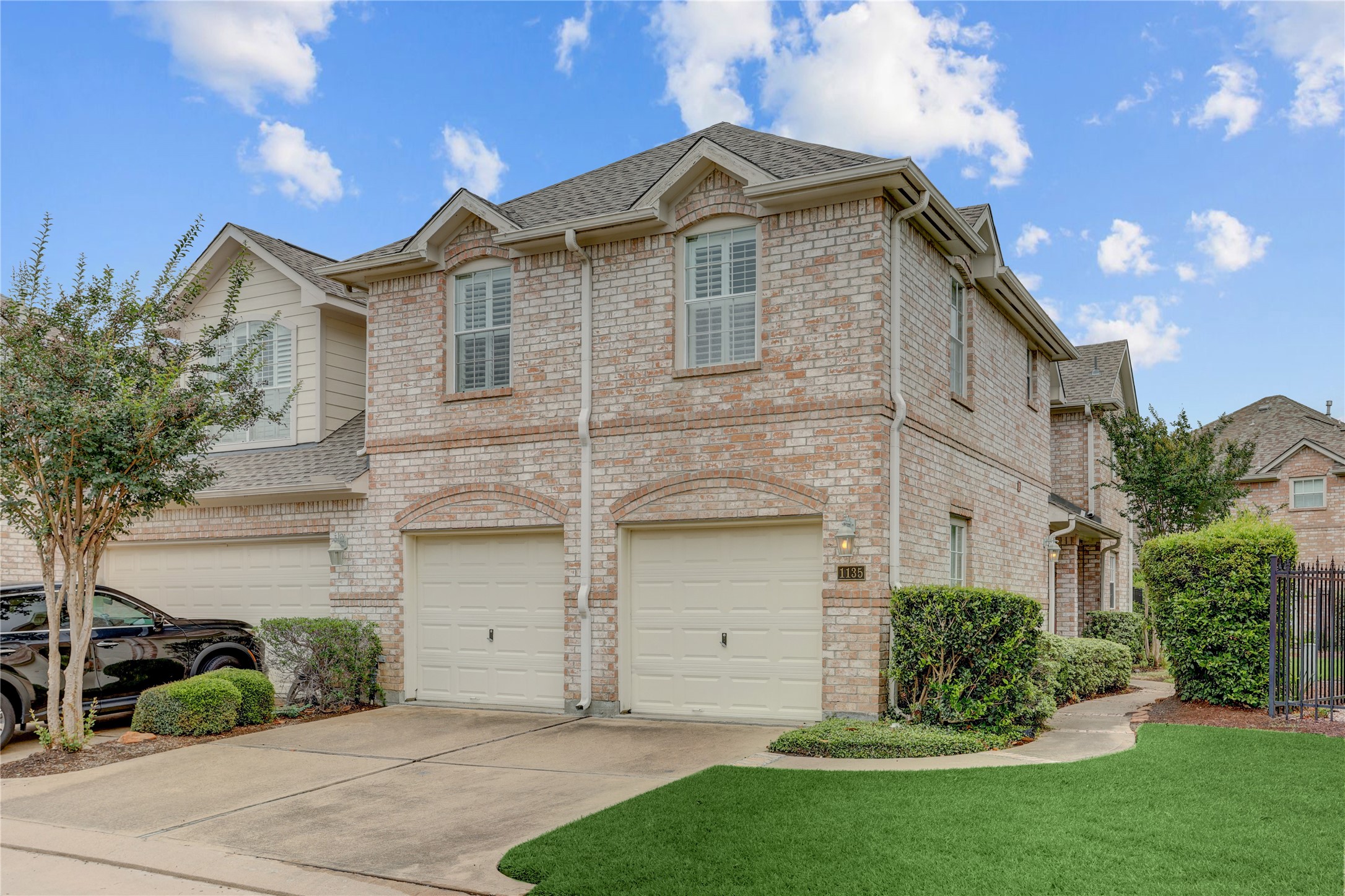  1135 Enclave Square W - 物件實景