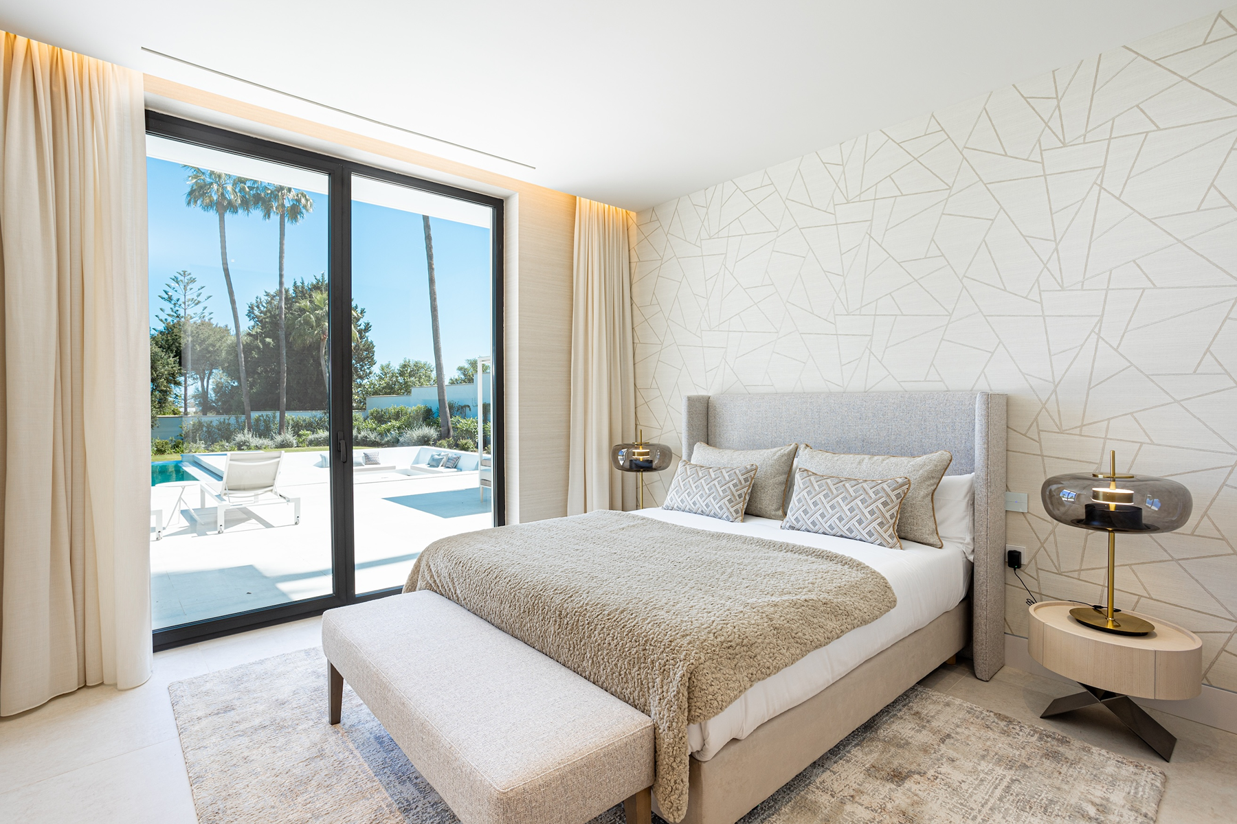  South-facing villa with expansive garden near El Paraíso Golf - 物件實景