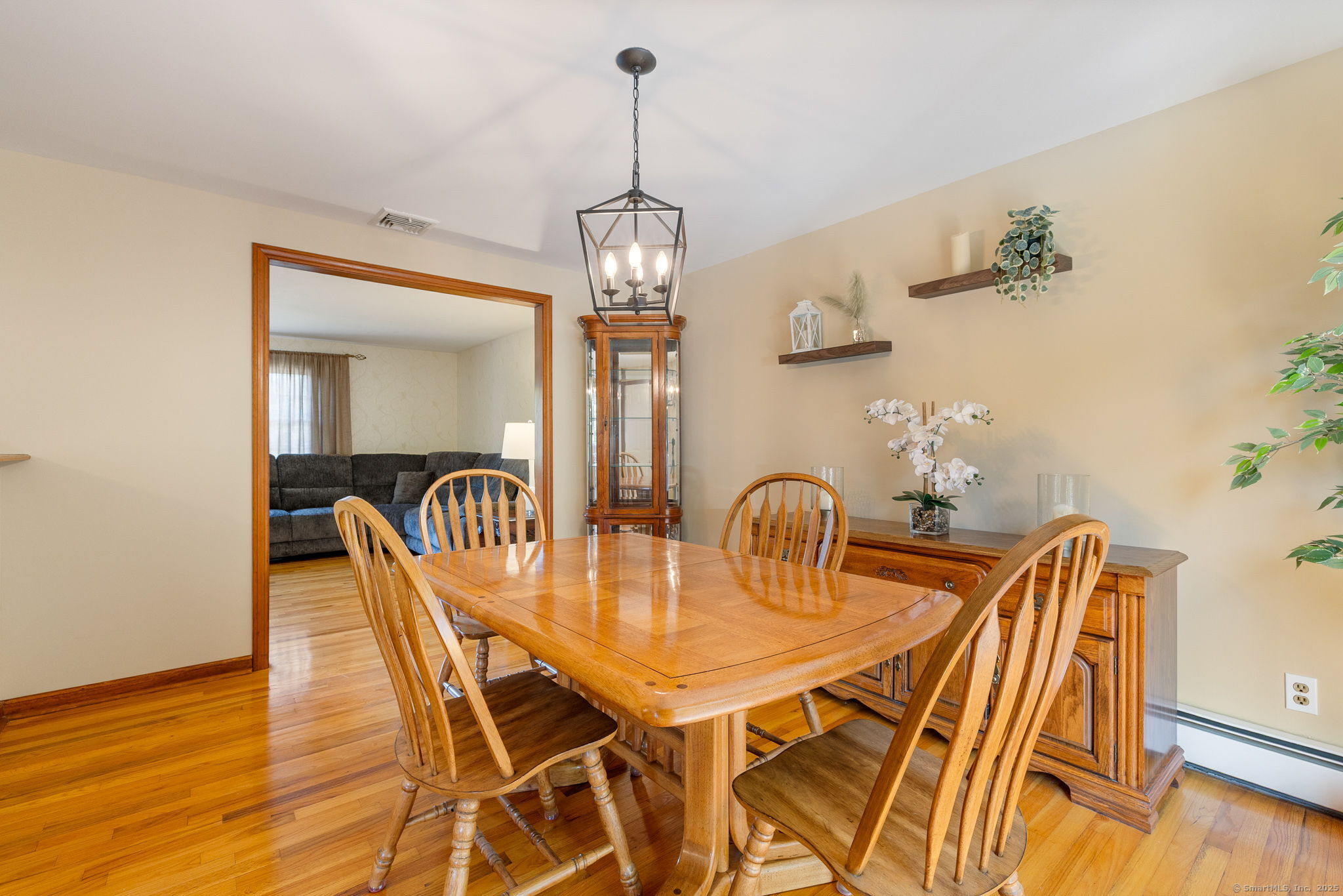 North Haven, Connecticut, 06473, United States, 5 Bedrooms Bedrooms, ,3 BathroomsBathrooms,Residential,For Sale,1956553