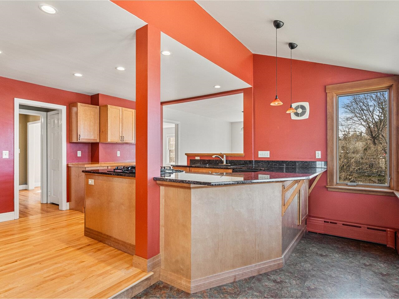 Burlington, Vermont, 05401, United States, 3 Bedrooms Bedrooms, ,2 BathroomsBathrooms,Residential,For Sale,1777019