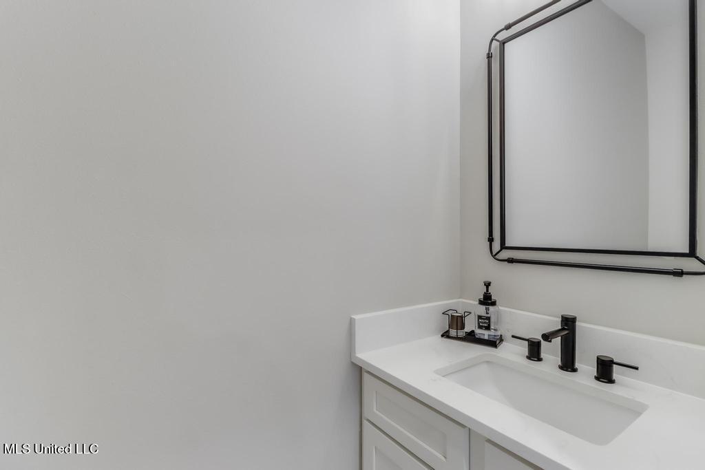 Gulfport, Mississippi, 39503, United States, 3 Bedrooms Bedrooms, ,2 BathroomsBathrooms,Residential,For Sale,1874572