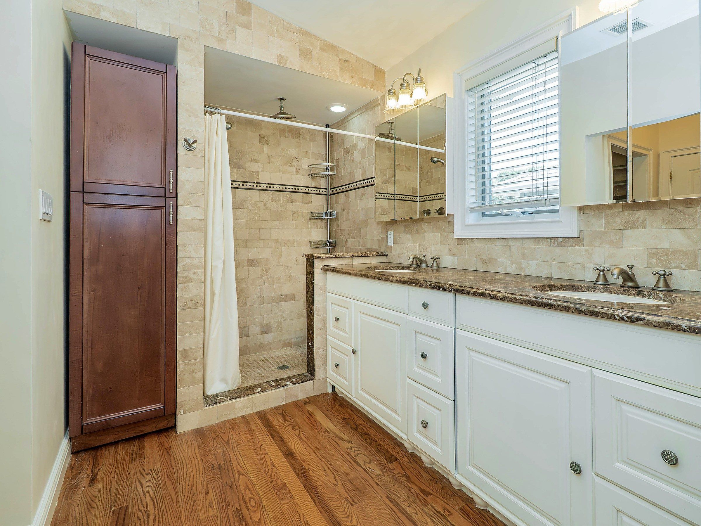  21 Marwood Road N, Port Washington, NY, 11050 - 物件實景