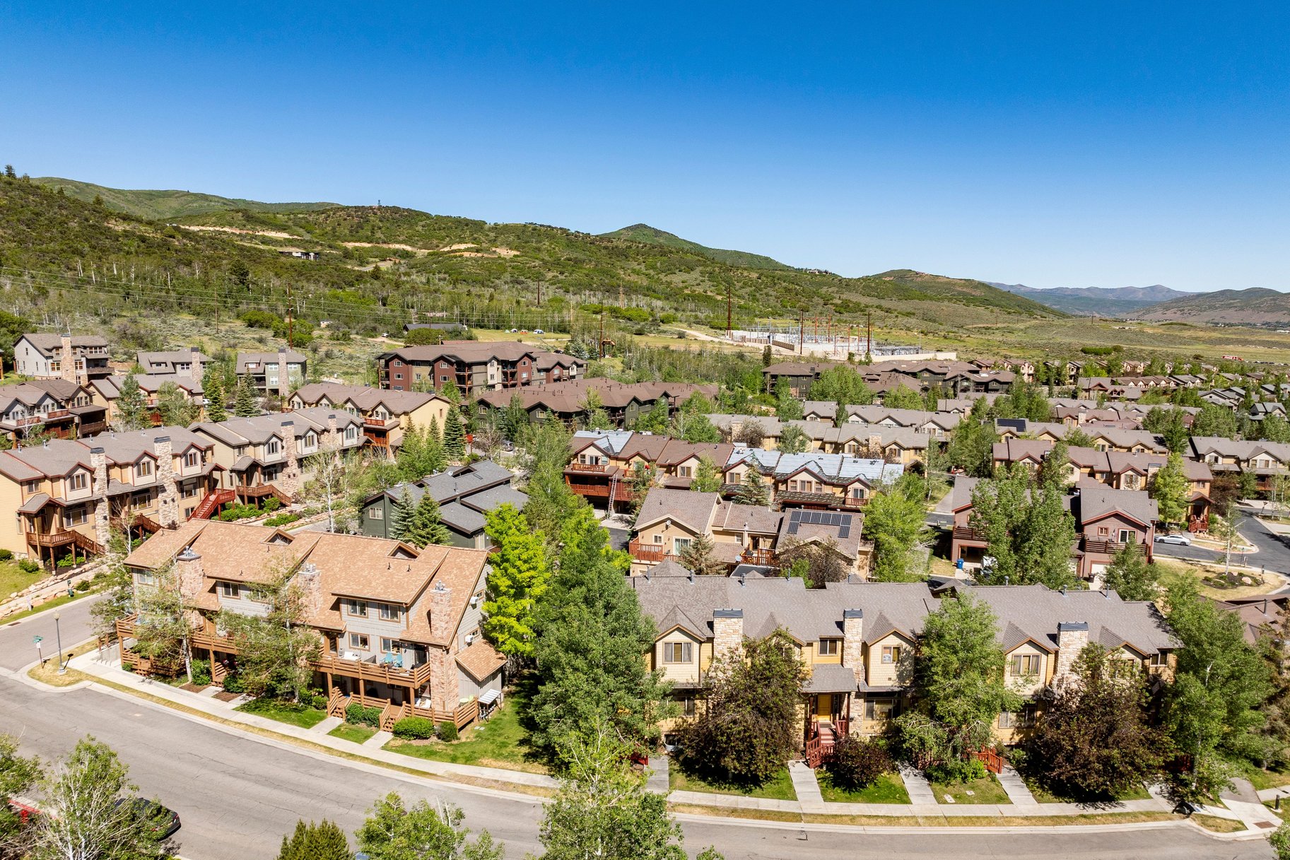  4-bedroom townhome in the Highly Desired Bear Hollow Community - 物件實景