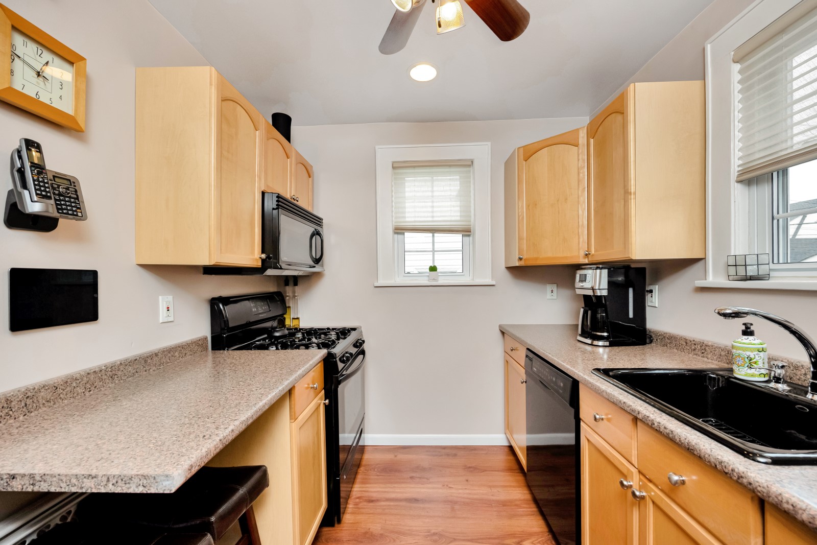 Queens Village, New York, 11428, United States, 2 Bedrooms Bedrooms, ,2 BathroomsBathrooms,Residential,For Sale,1987931