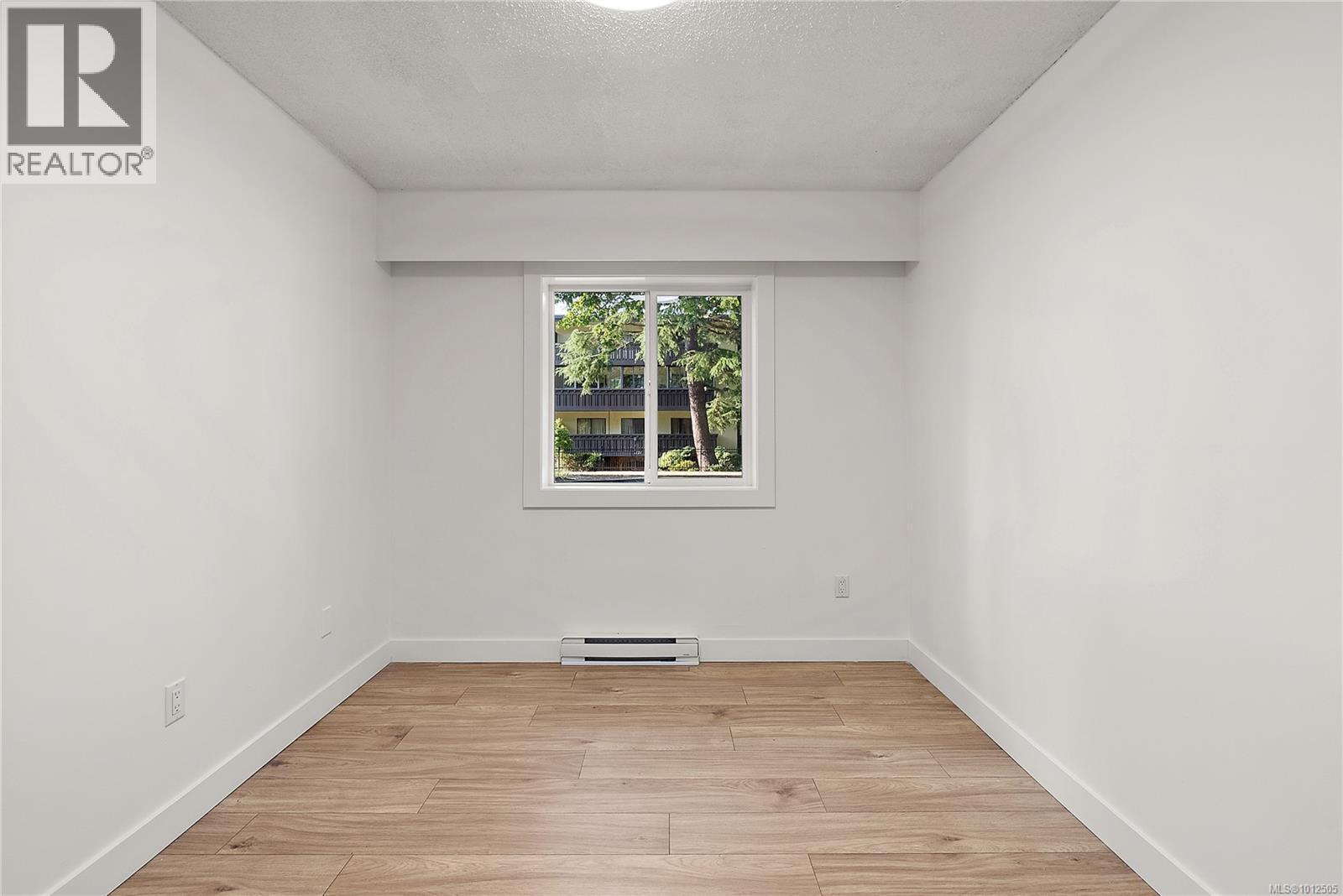 ESQUIMALT, British Columbia, V9A 3N4, CA, 3 Bedrooms Bedrooms, ,1 BathroomBathrooms,Residential,For Sale,1950228