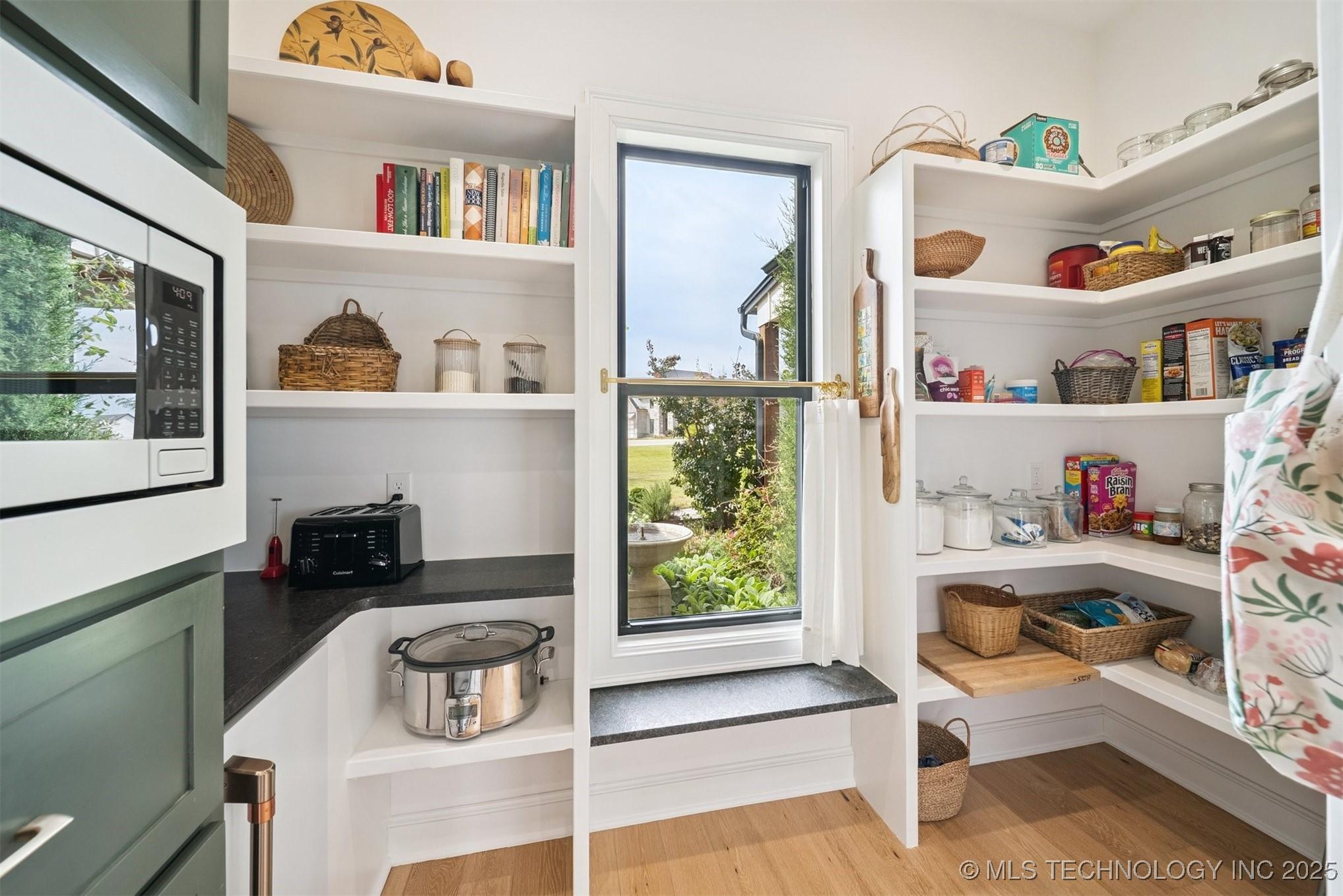 Broken Arrow, Oklahoma, 74014, United States, 4 Bedrooms Bedrooms, ,4 BathroomsBathrooms,Residential,For Sale,1983128