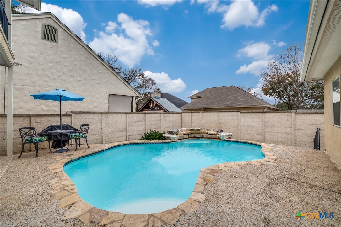 New Braunfels, Texas, 78132, United States, 4 Bedrooms Bedrooms, ,4 BathroomsBathrooms,Residential,For Sale,1989001