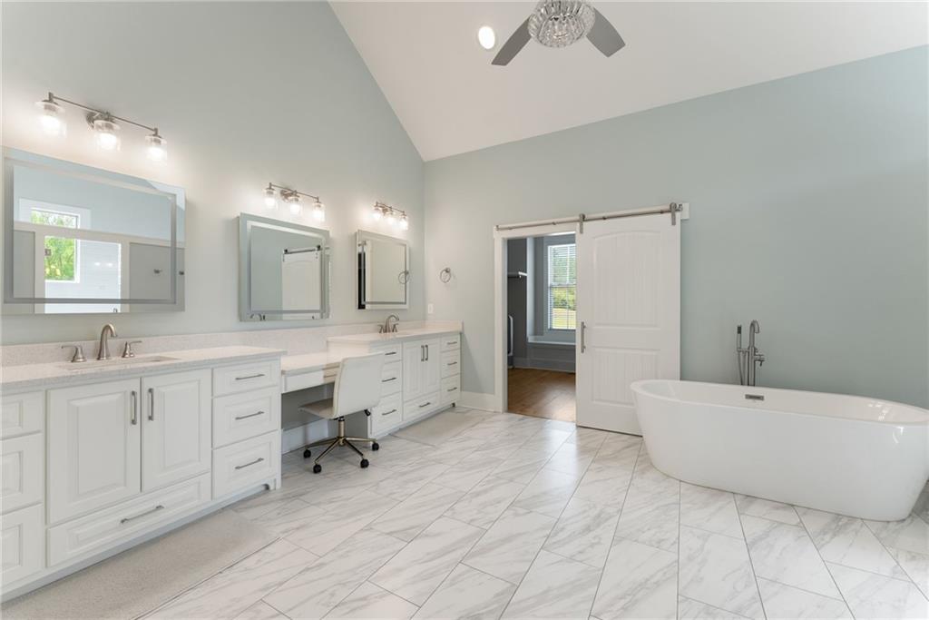 Murrayville, Georgia, 30564, United States, 4 Bedrooms Bedrooms, ,5 BathroomsBathrooms,Residential,For Sale,2039940