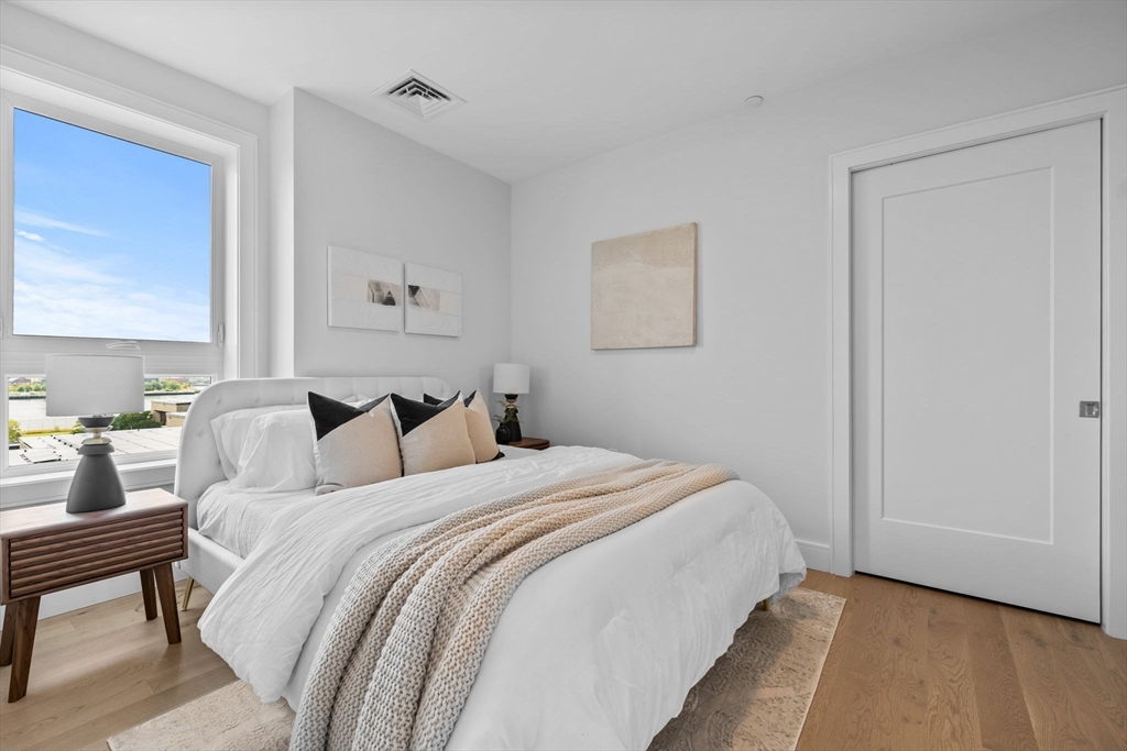 Boston, Massachusetts, 02128, United States, 2 Bedrooms Bedrooms, ,2 BathroomsBathrooms,Residential,For Sale,1905792