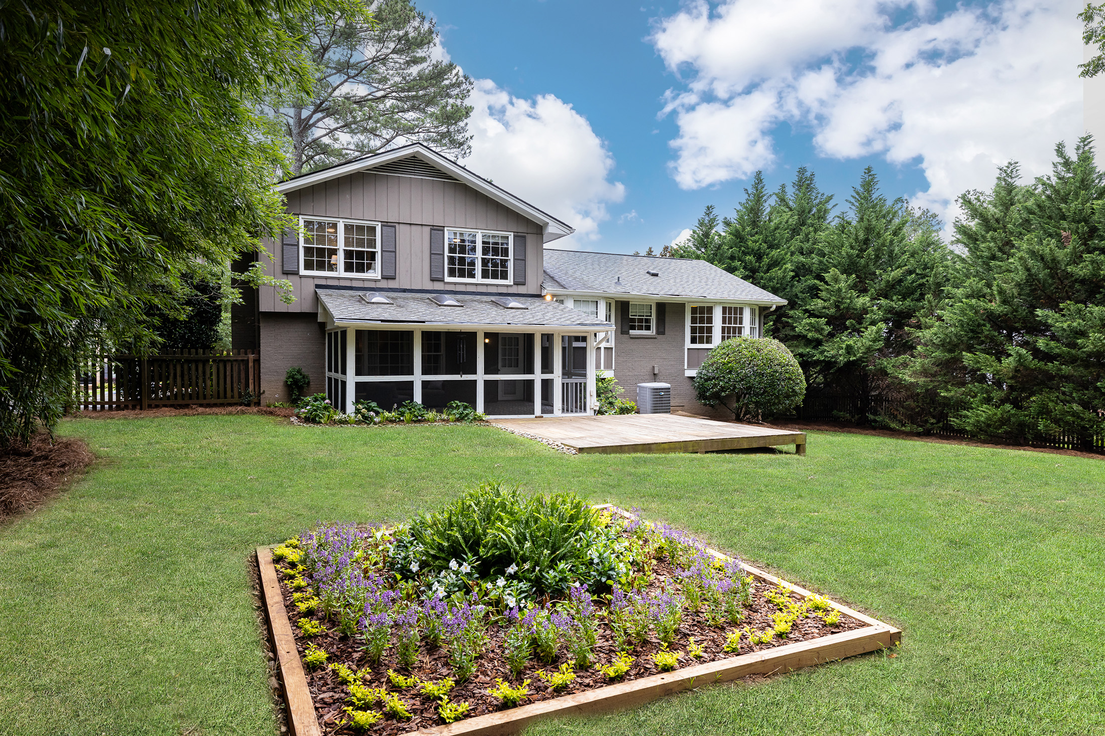  Beautifully Updated Home in Sought-after Arden Woods Neighborhood of Dunwoody - 物件實景