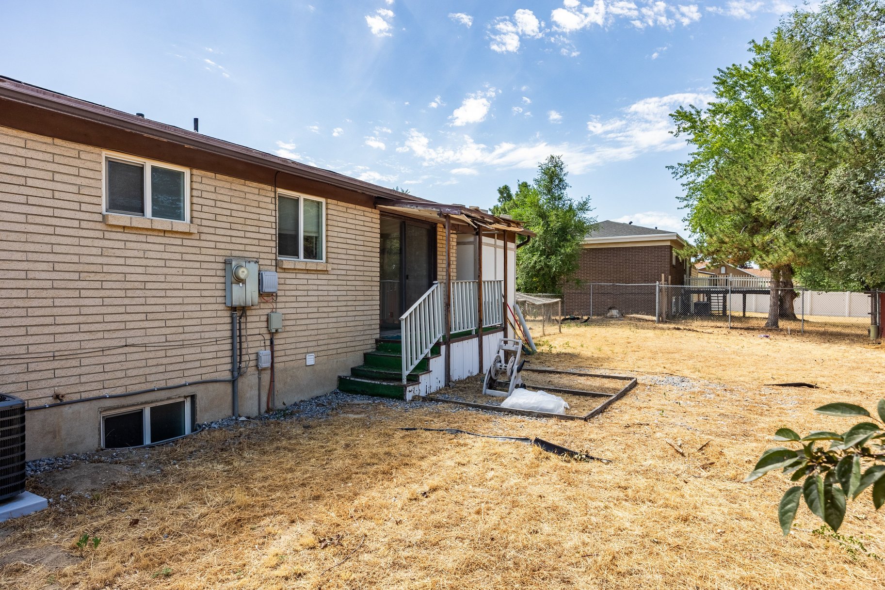  Investor Opportunity in Sandy: Below Market Value, Huge Upside Potential - 物件實景