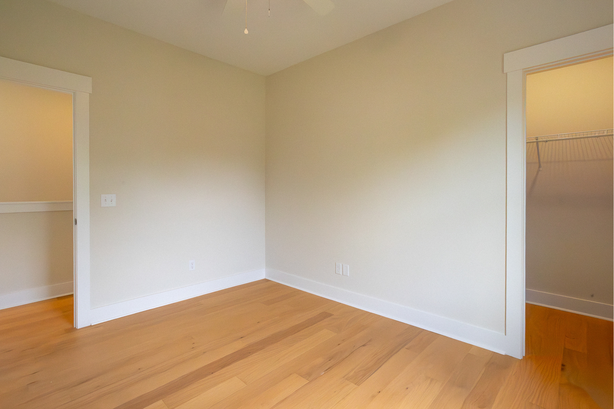  807 E 36th Street - 物件實景