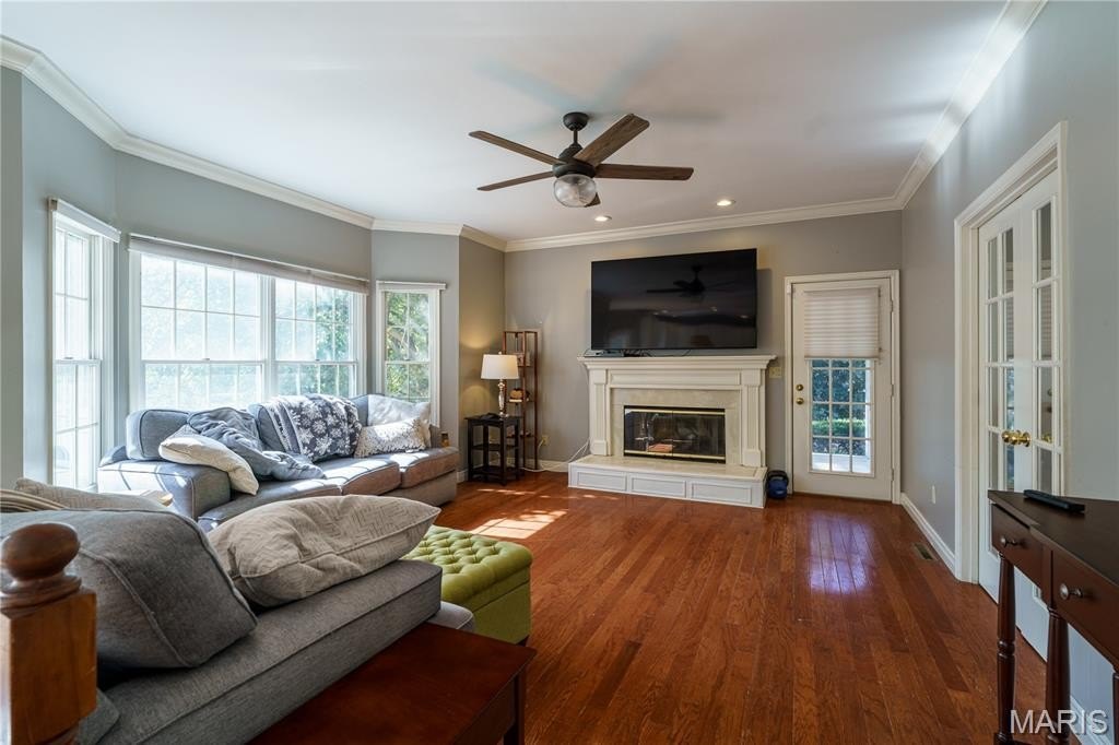 Glen Carbon, Illinois, 62034, United States, 5 Bedrooms Bedrooms, ,4 BathroomsBathrooms,Residential,For Sale,1977133