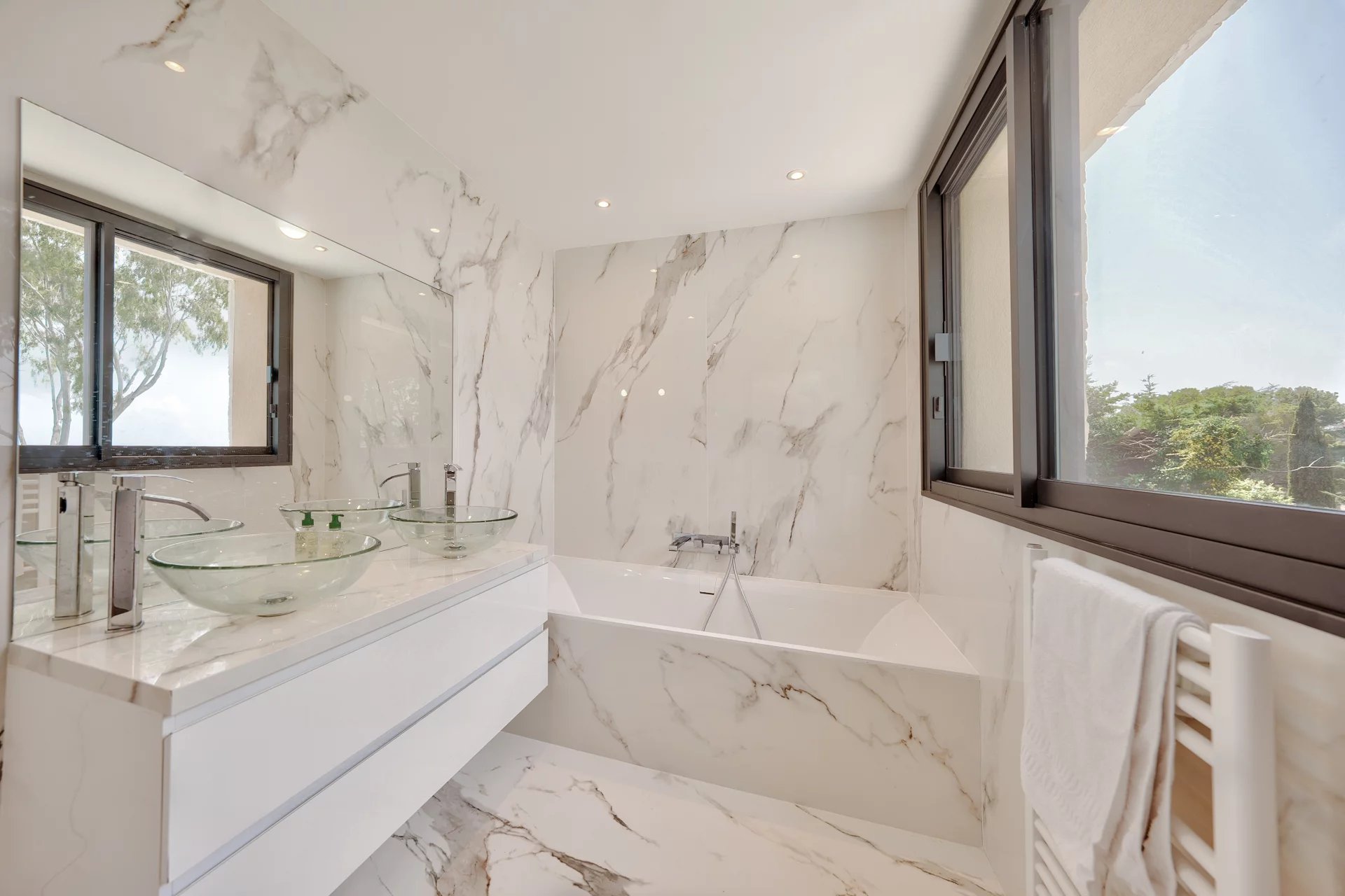 Mougins, Provence-Alpes-Côte d’Azur, 06250, FR, 6 Bedrooms Bedrooms, ,6 BathroomsBathrooms,Residential,For Sale,1954947