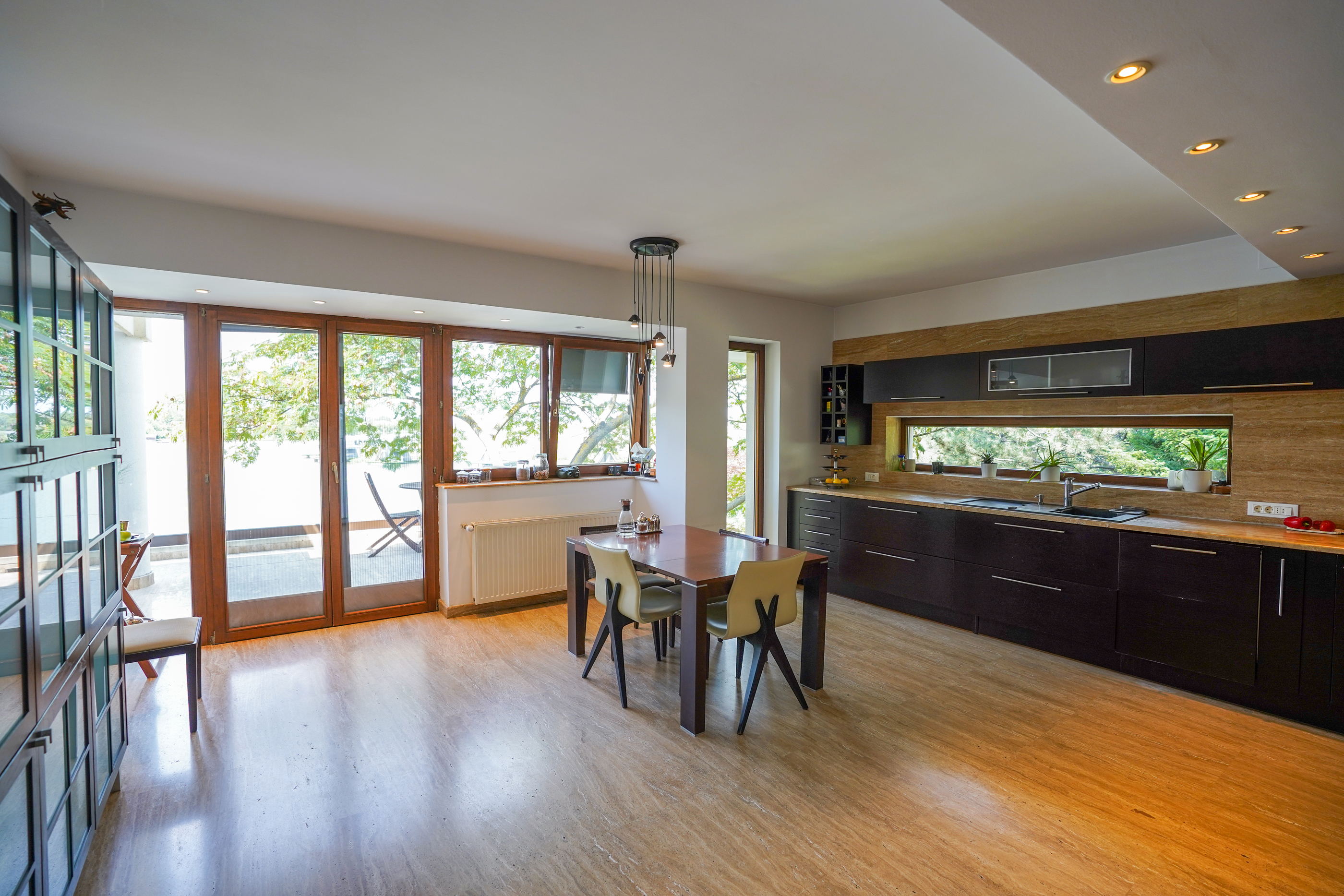  Villa with Private Peninsula and Panoramic Lake Views, Corbeanca - 物件實景