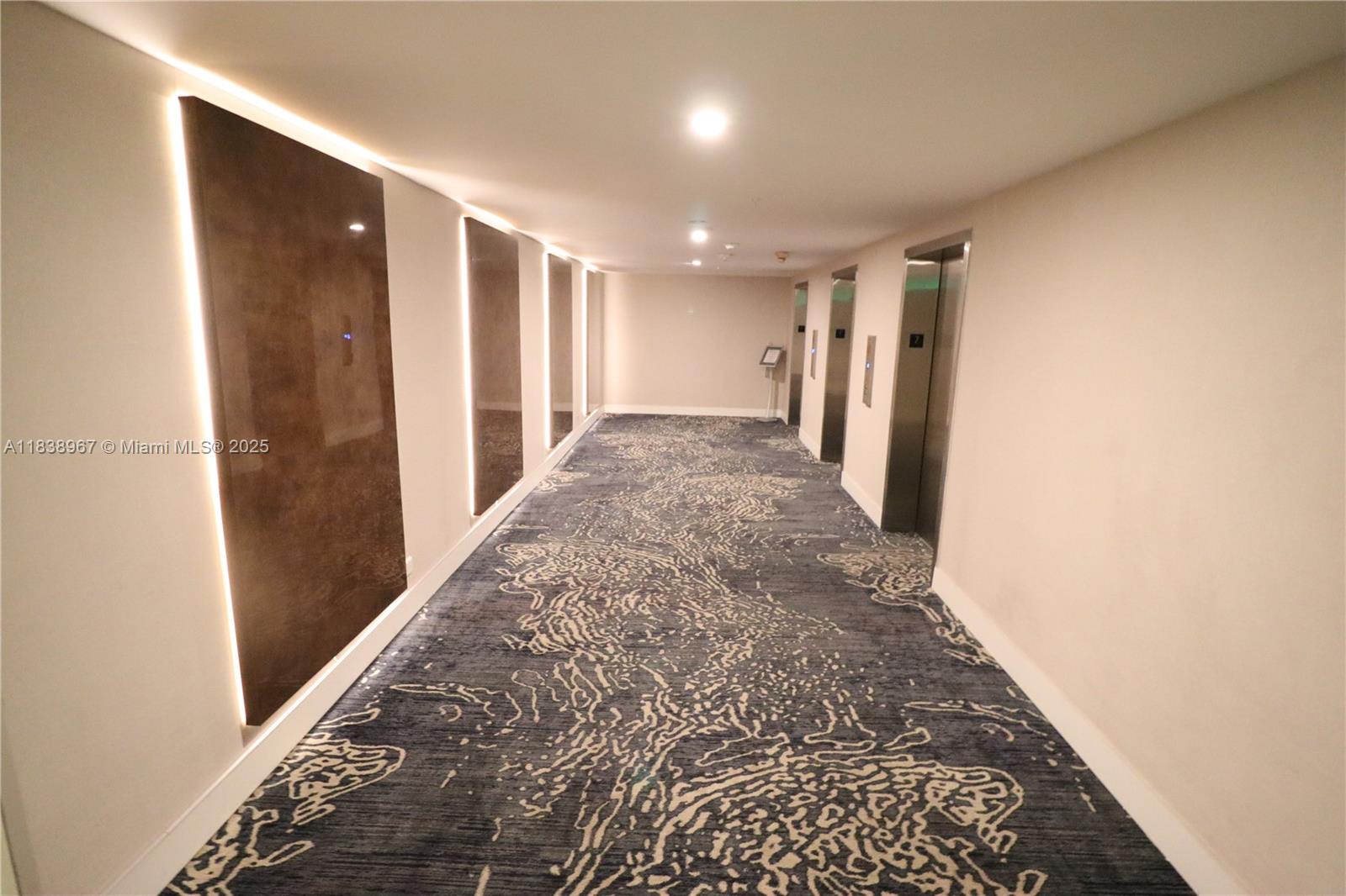 Miami Beach, Florida, 33140, United States, 2 Bedrooms Bedrooms, ,2 BathroomsBathrooms,Residential,For Sale,1890923