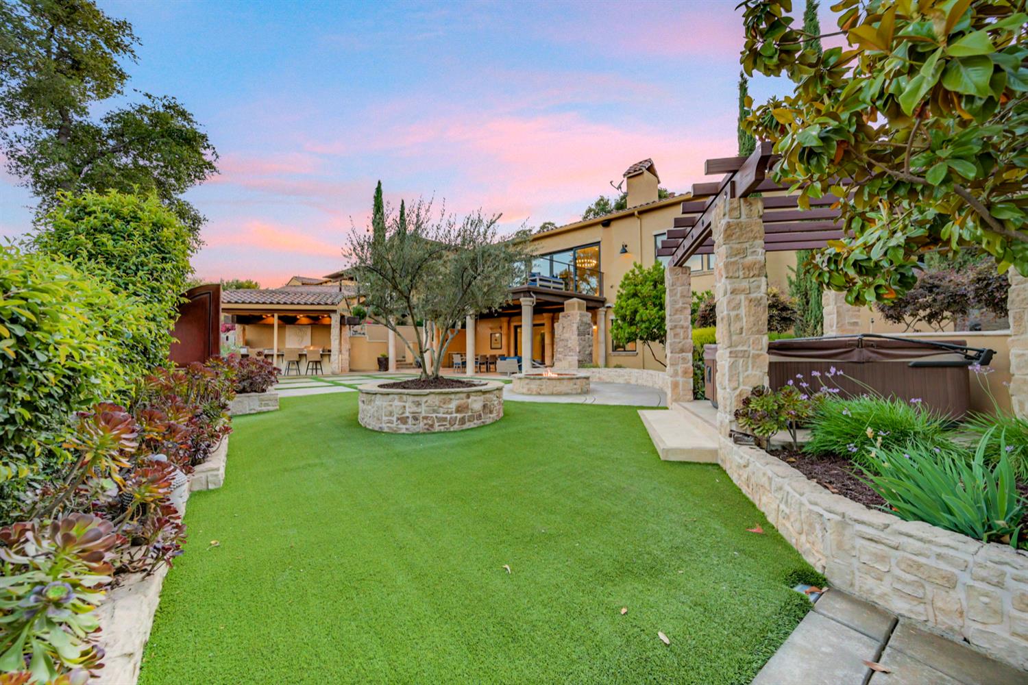 Loomis, California, 95650, United States, 6 Bedrooms Bedrooms, ,6 BathroomsBathrooms,Residential,For Sale,1908935