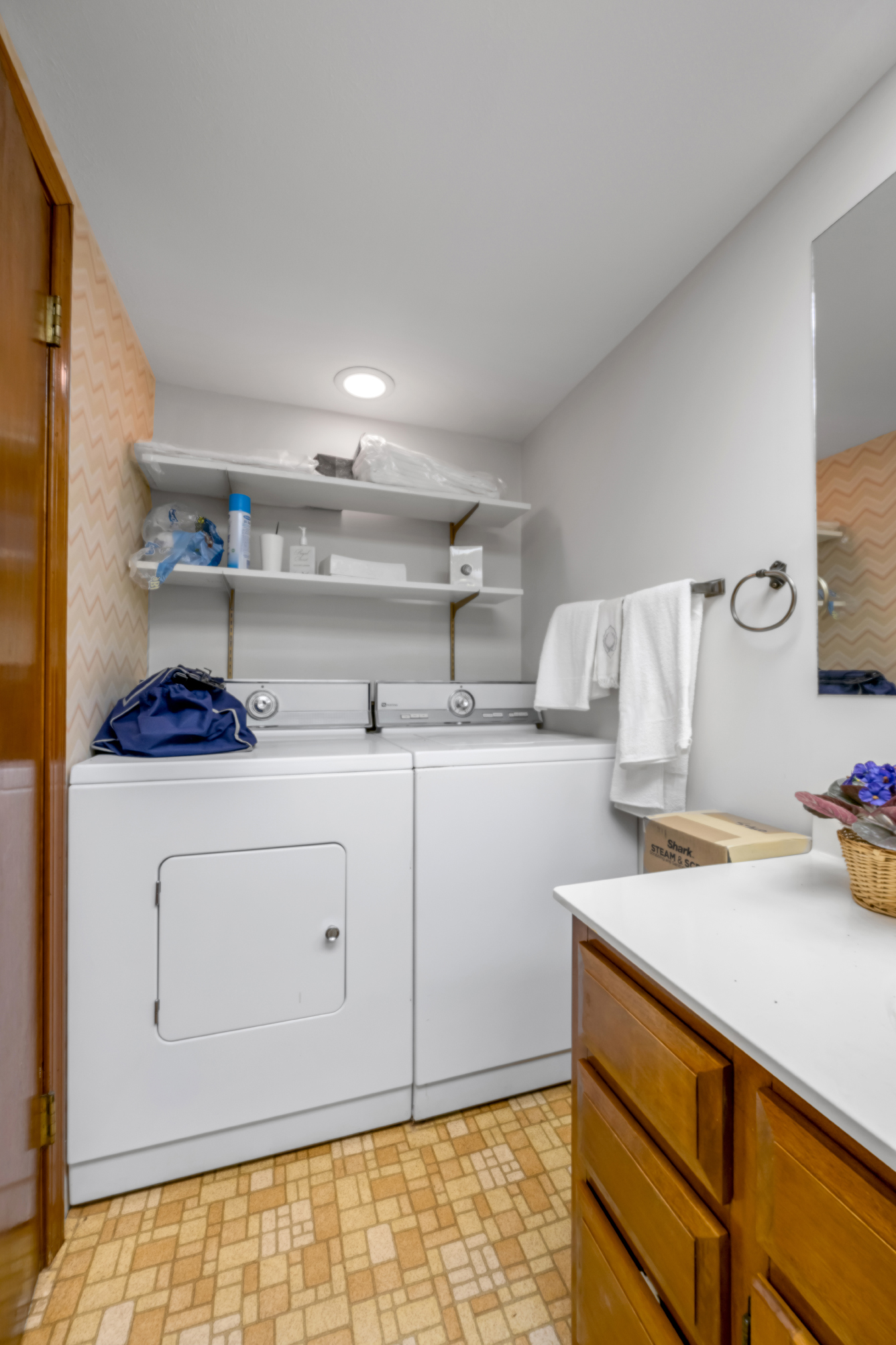  512 Chimney Rock Road - 物件實景