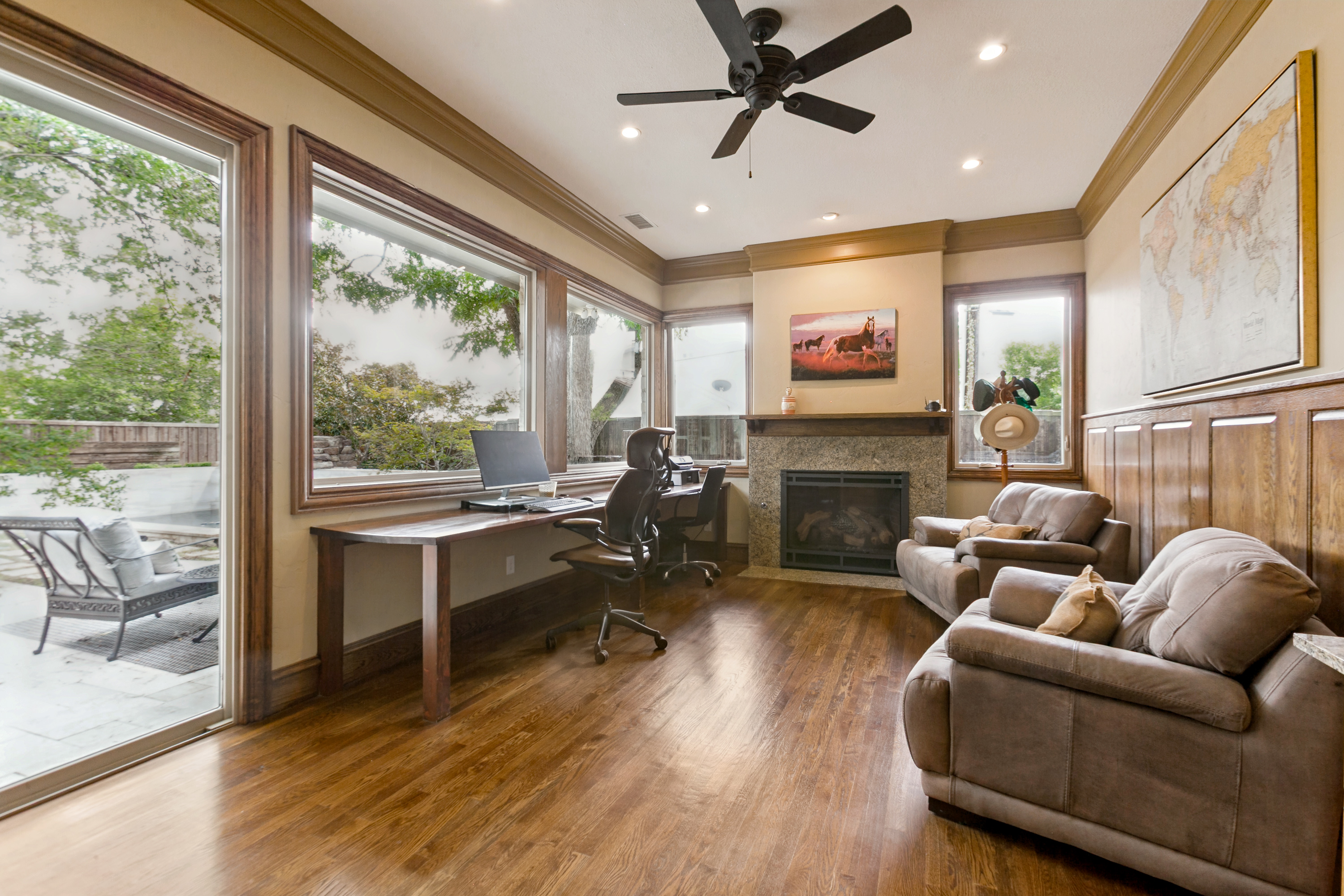  Preston Hollow 5-Bedroom Home with Pool, 2 Offices, and First-Floor Primary - 物件實景