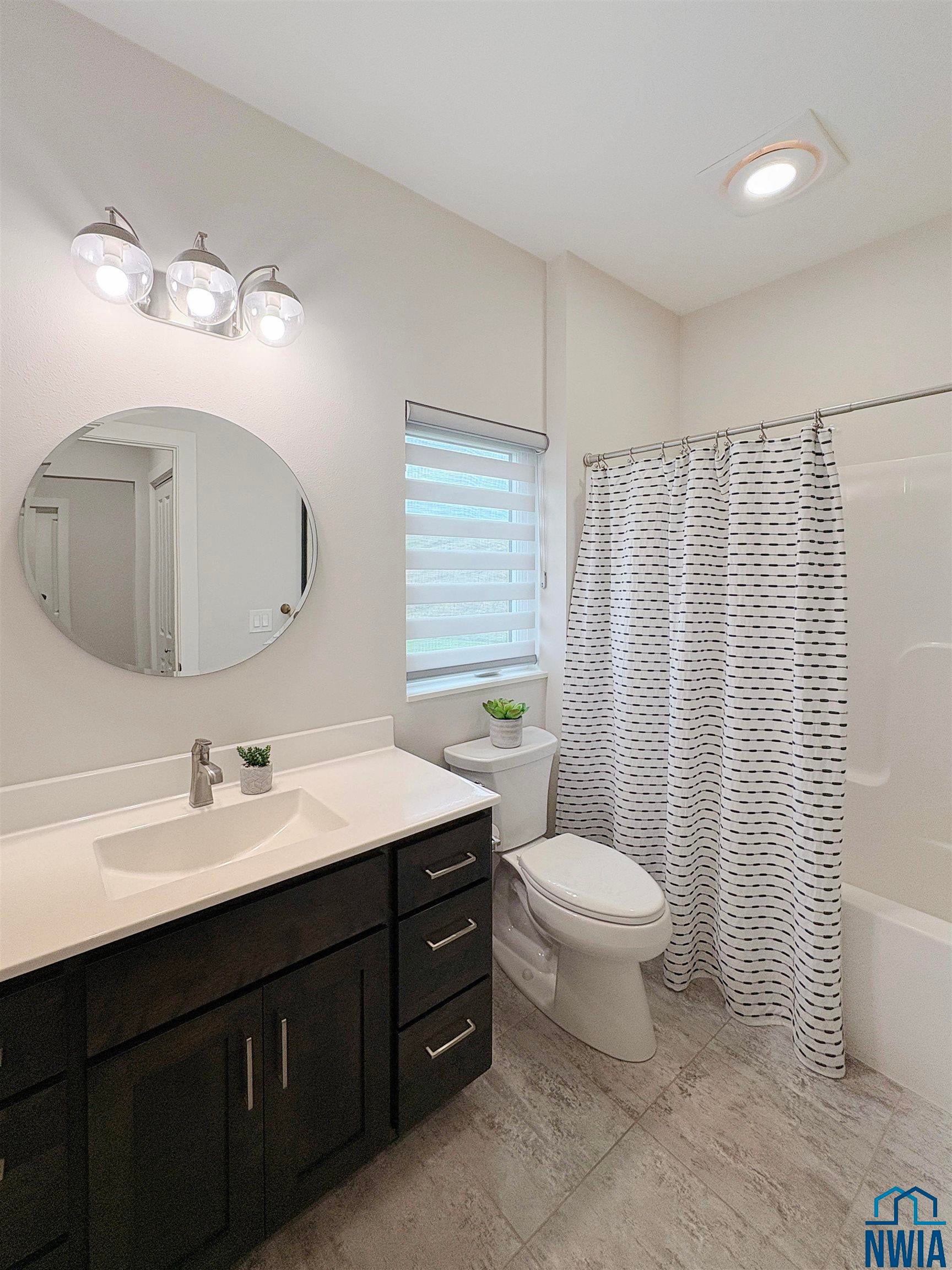 Hinton, Iowa, 51024, United States, 4 Bedrooms Bedrooms, ,3 BathroomsBathrooms,Residential,For Sale,1983377