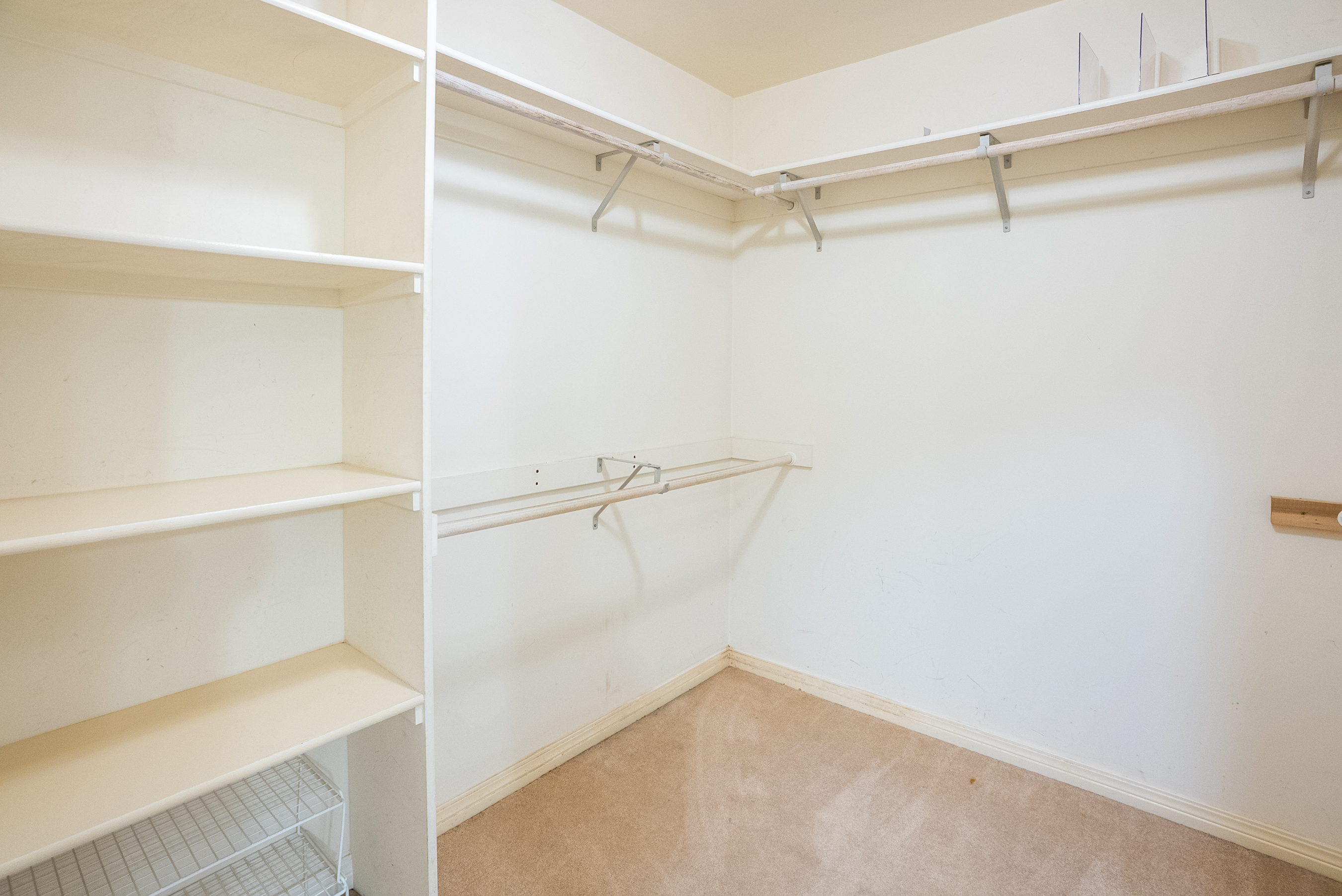  5324 Hidden Oak Court, Royal Oaks - 物件實景