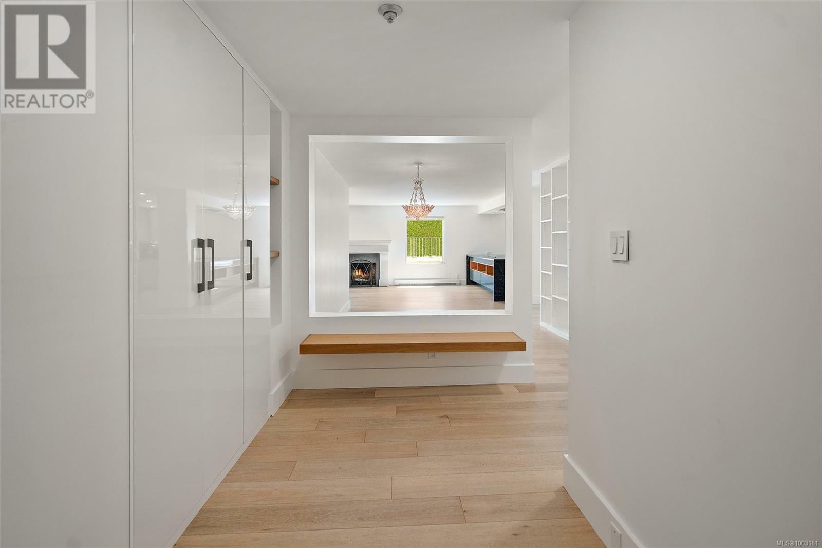 OAK BAY, British Columbia, V8S 2N6, CA, 2 Bedrooms Bedrooms, ,2 BathroomsBathrooms,Residential,For Sale,1874610