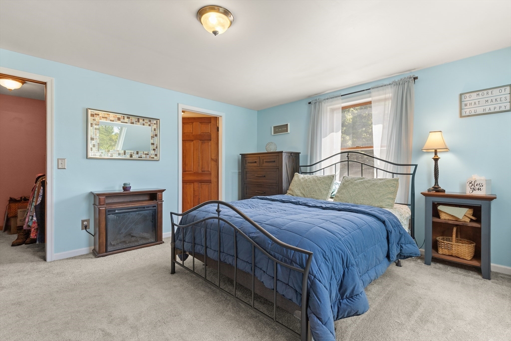 Middleboro, Massachusetts, 02346, United States, 4 Bedrooms Bedrooms, ,2 BathroomsBathrooms,Residential,For Sale,1938573