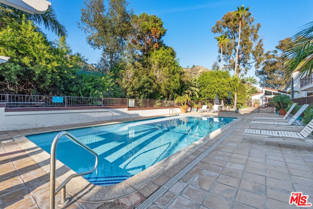 Malibu, California, 90265, United States, ,1 BathroomBathrooms,Residential,For Sale,1999798