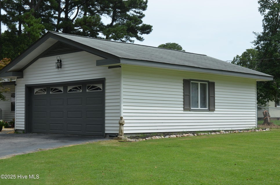 Spring Hope, North Carolina, 27882, United States, 4 Bedrooms Bedrooms, ,2 BathroomsBathrooms,Residential,For Sale,1974659