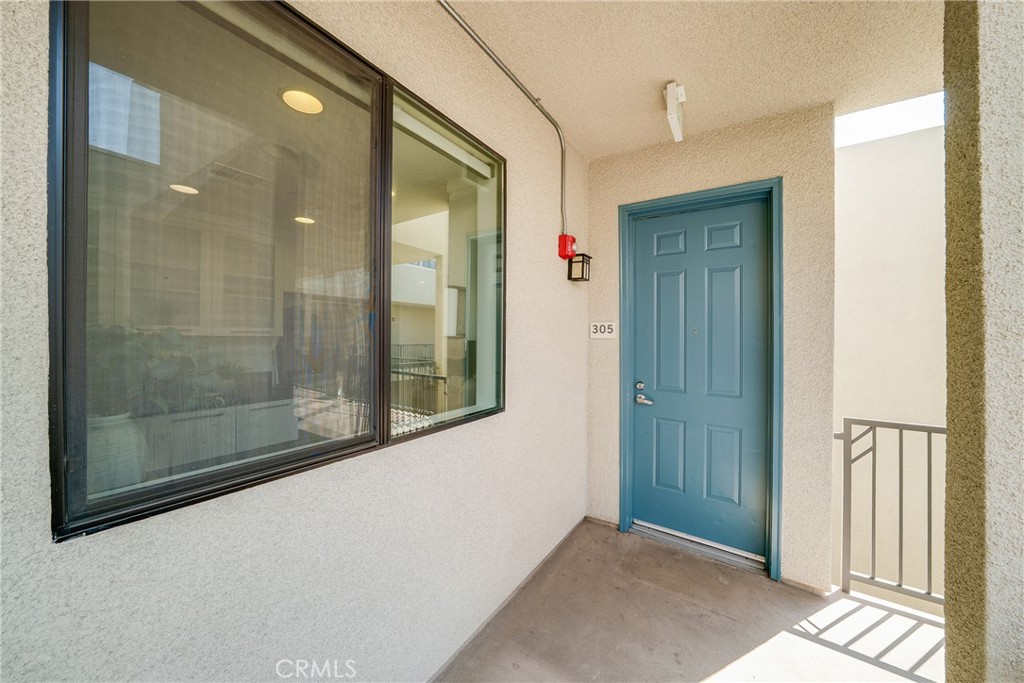 Glendale, California, 91205, United States, 2 Bedrooms Bedrooms, ,2 BathroomsBathrooms,Residential,For Sale,1950855