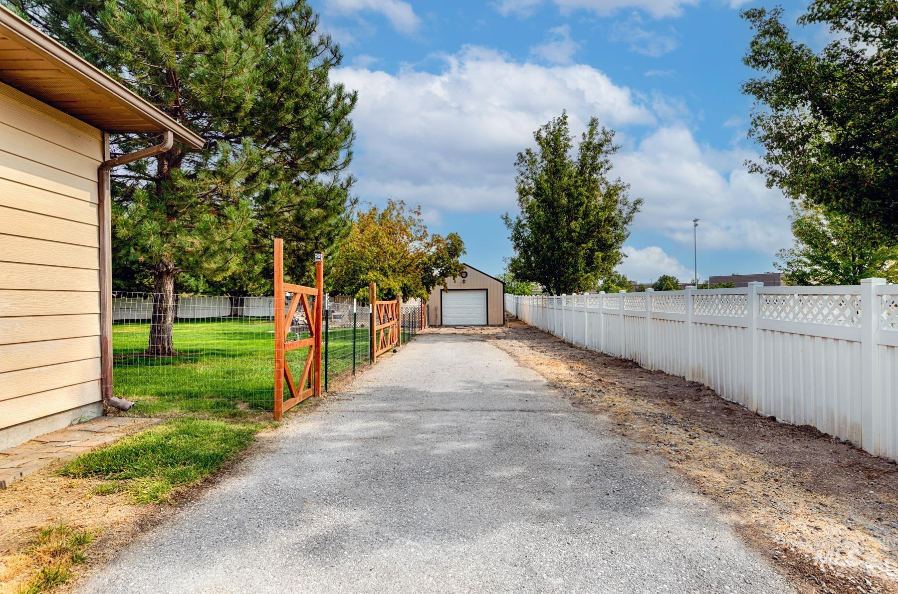 Kuna, Idaho, 83634, United States, 6 Bedrooms Bedrooms, ,4 BathroomsBathrooms,Residential,For Sale,1950984