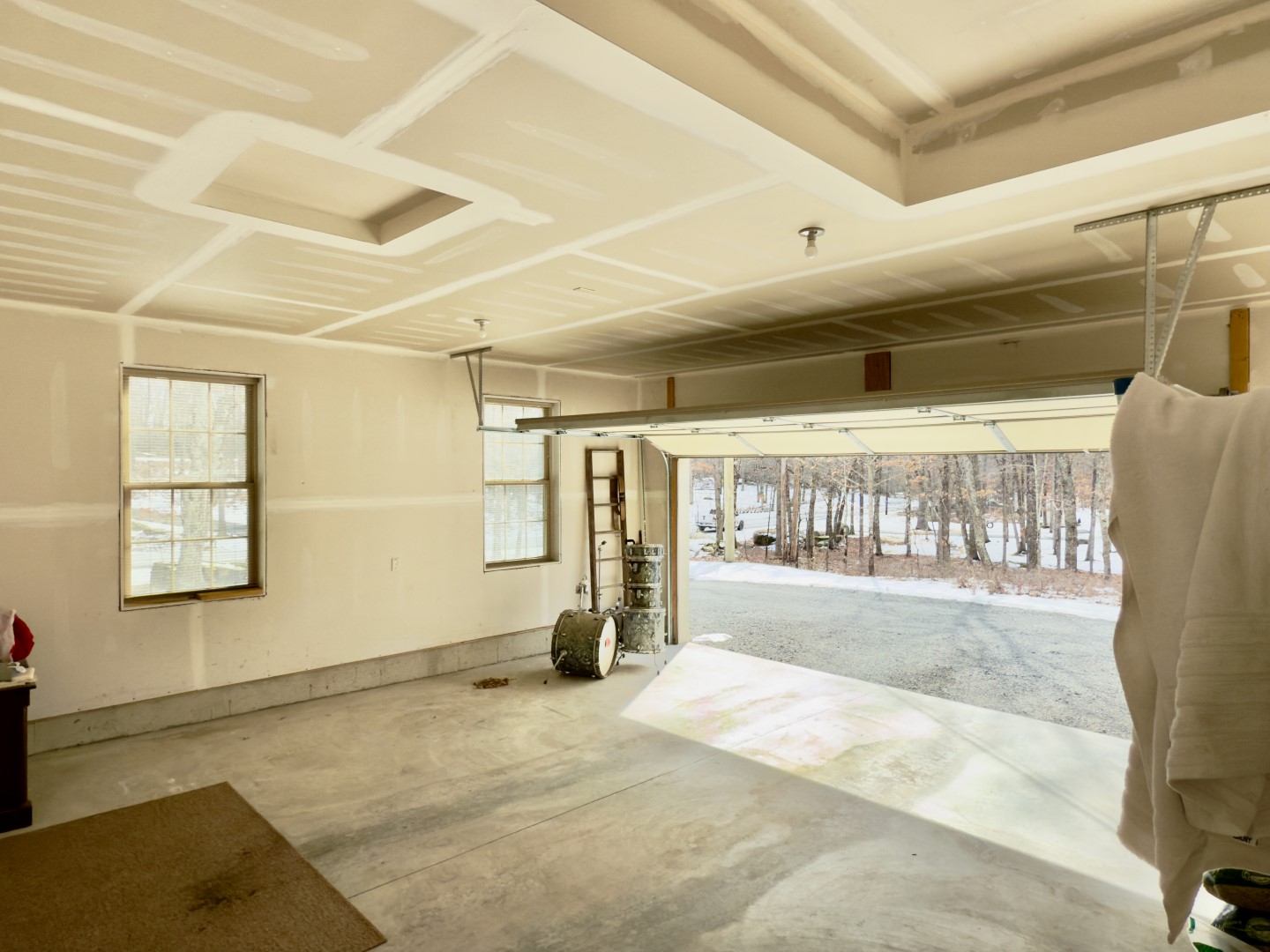 Hawley, Pennsylvania, 18428, United States, 3 Bedrooms Bedrooms, ,2 BathroomsBathrooms,Residential,For Sale,1995739