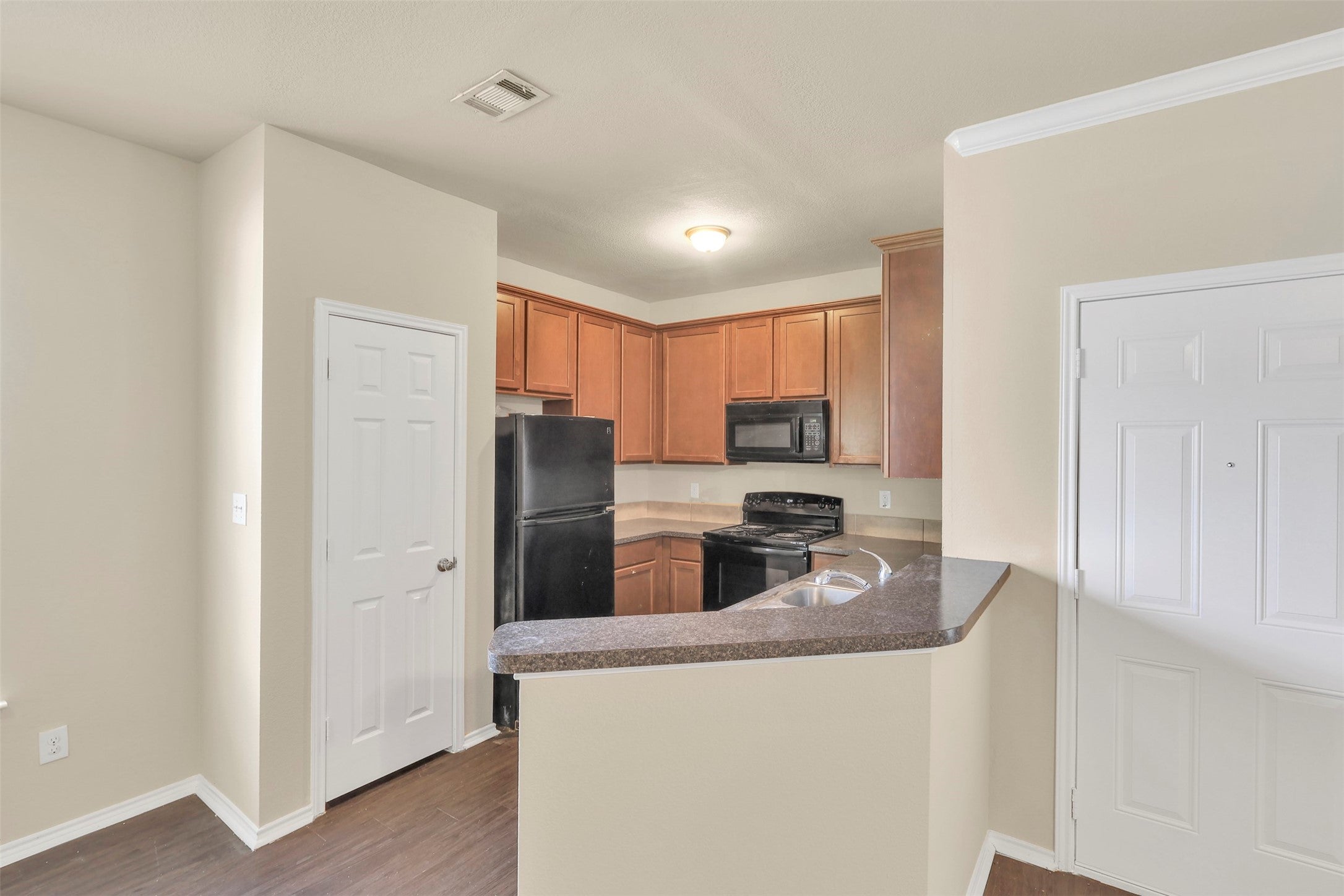 Little Elm, Texas, 75068, United States, 6 Bedrooms Bedrooms, ,6 BathroomsBathrooms,Residential,For Sale,1980428