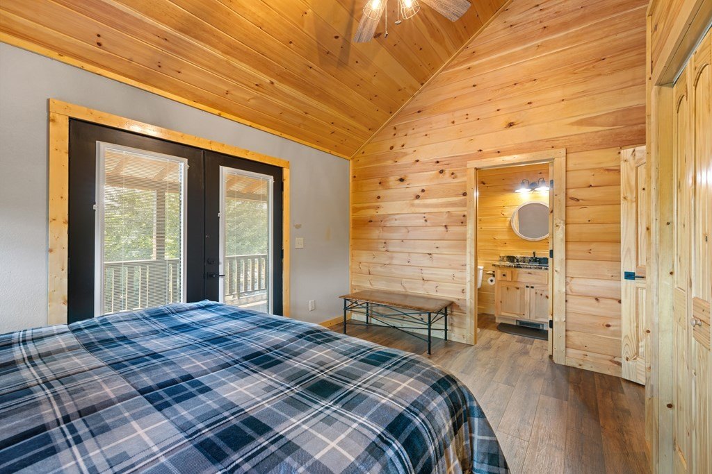 Murphy, North Carolina, 28906, United States, 4 Bedrooms Bedrooms, ,3 BathroomsBathrooms,Residential,For Sale,1905672