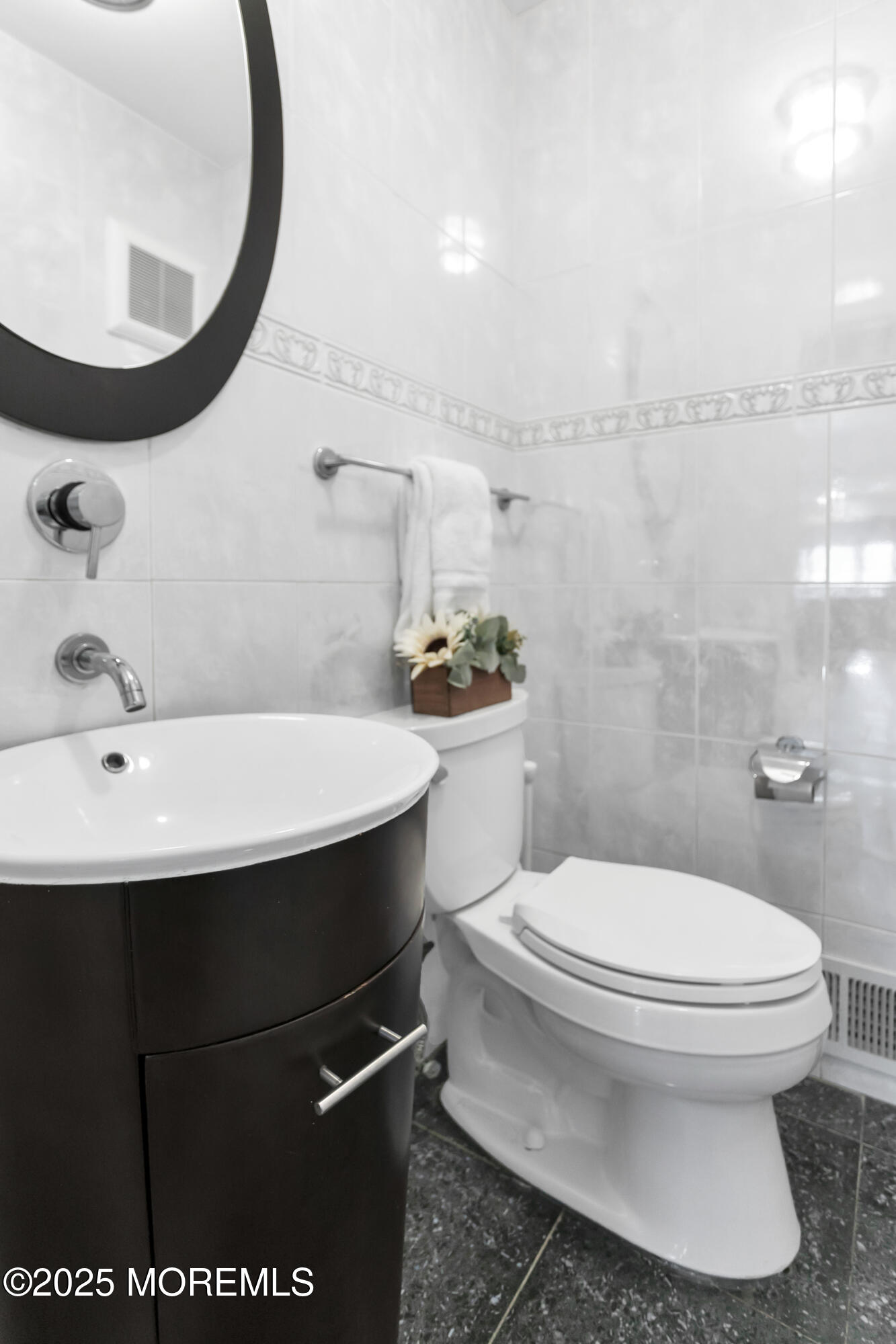 Middletown, New Jersey, 07748, United States, 5 Bedrooms Bedrooms, ,5 BathroomsBathrooms,Residential,For Sale,1904481