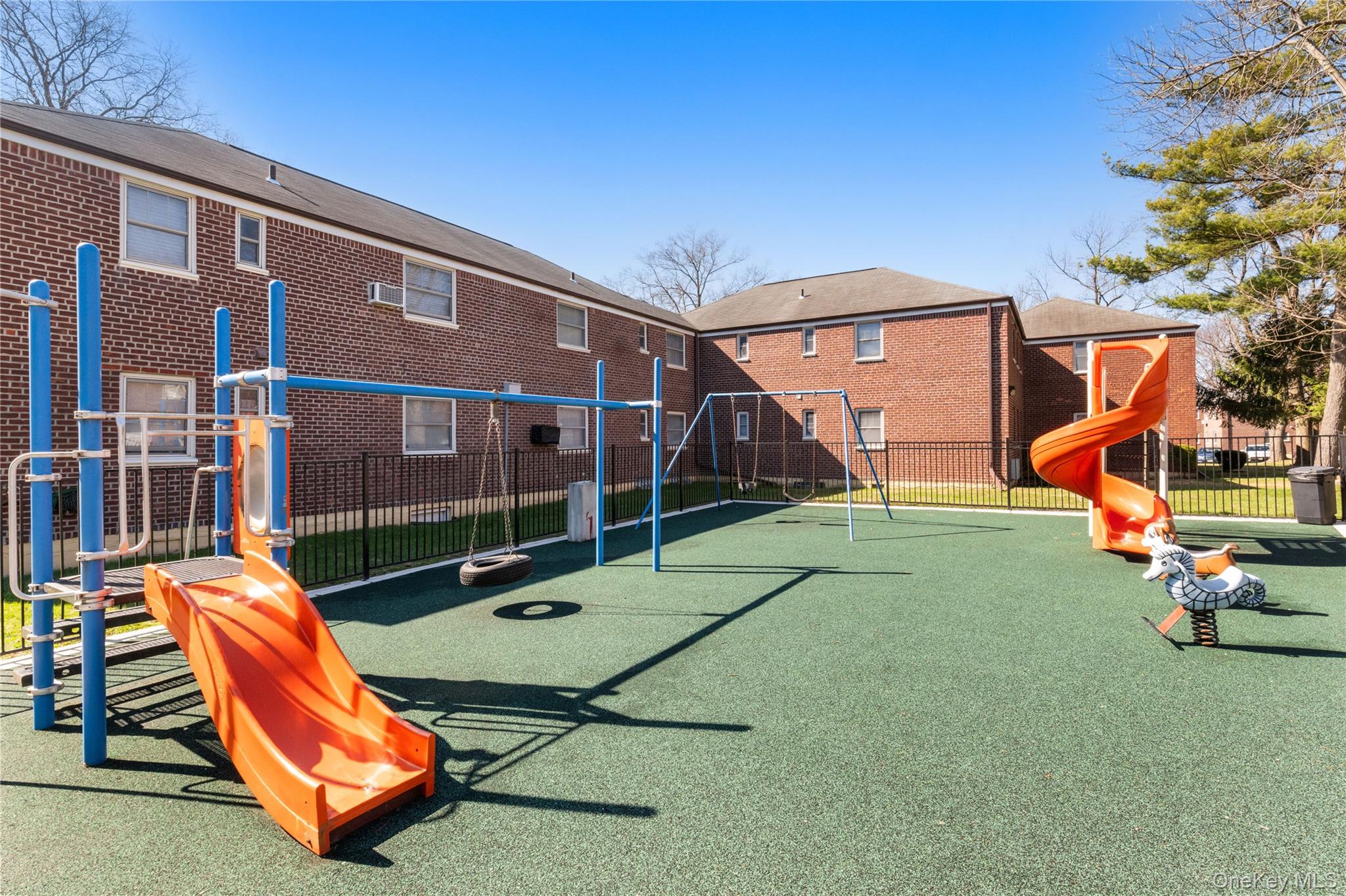  249-31 64th Avenue, Little Neck, NY, 11362 - 物件實景