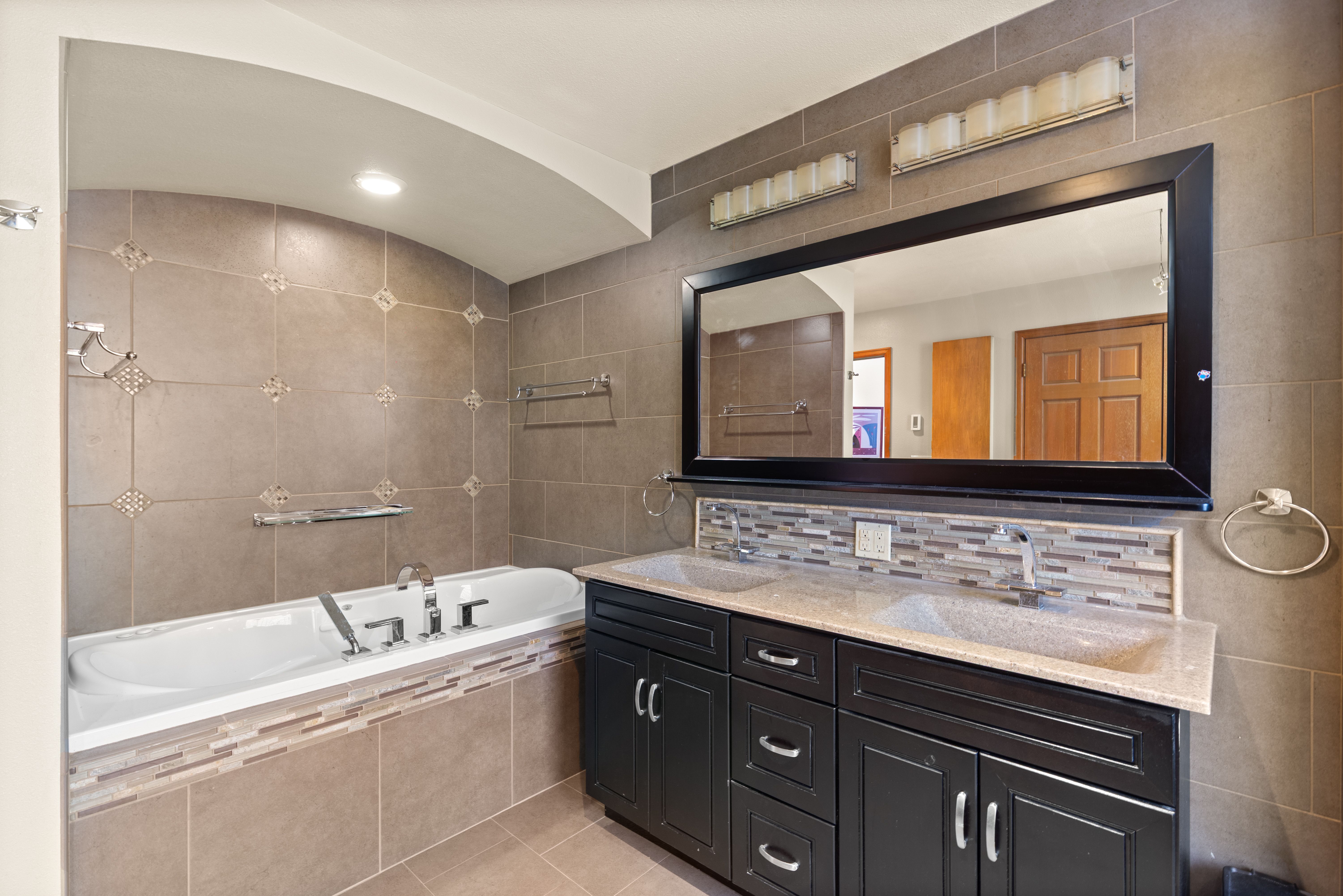  PRIME EAST WASHINGTON PARK OPPORTUNITY - BUILD, RENOVATE OR MAKE IT YOUR OWN - 物件實景