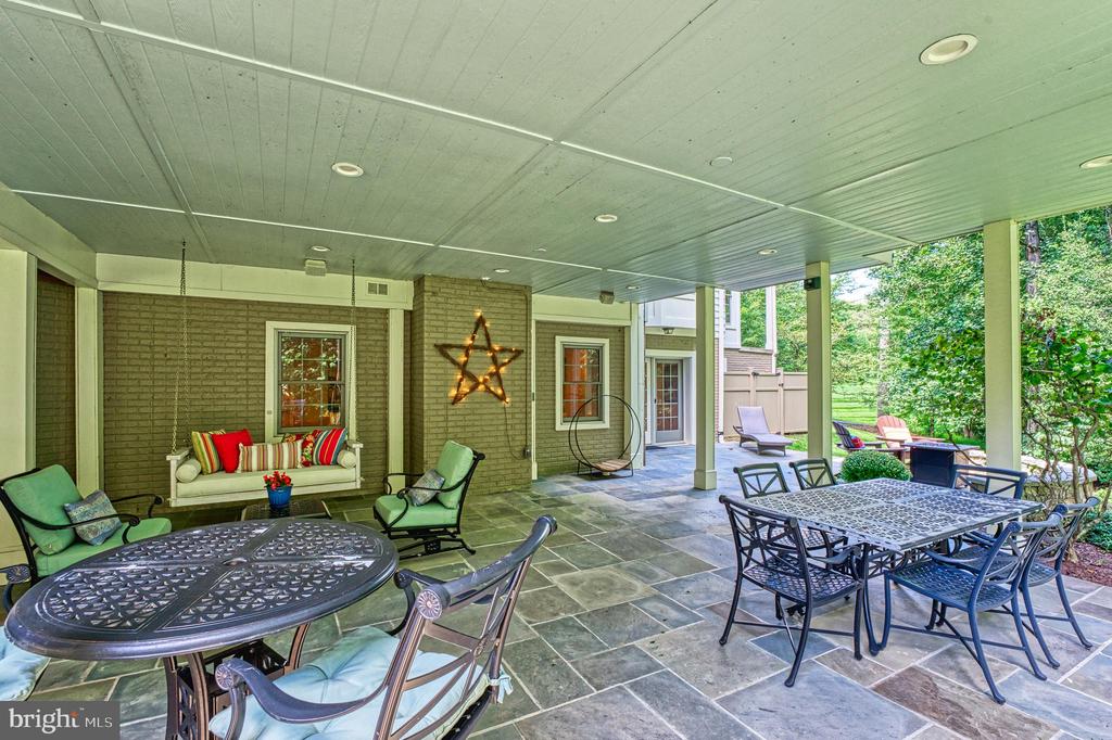 Vienna, Virginia, 22182, United States, 5 Bedrooms Bedrooms, ,6 BathroomsBathrooms,Residential,For Sale,1943879