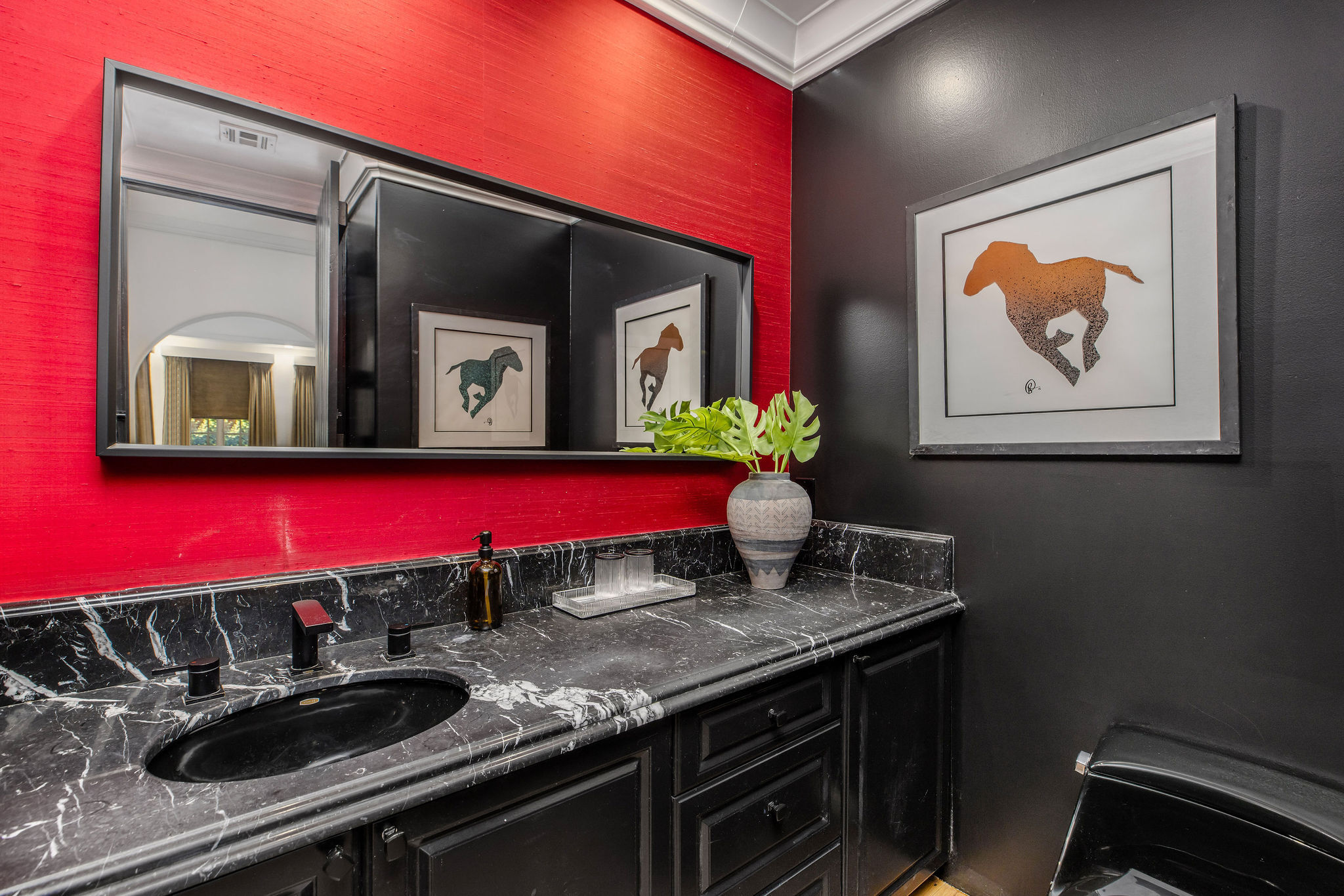  Romantic Spanish Retreat in Whitley Heights - 物件實景