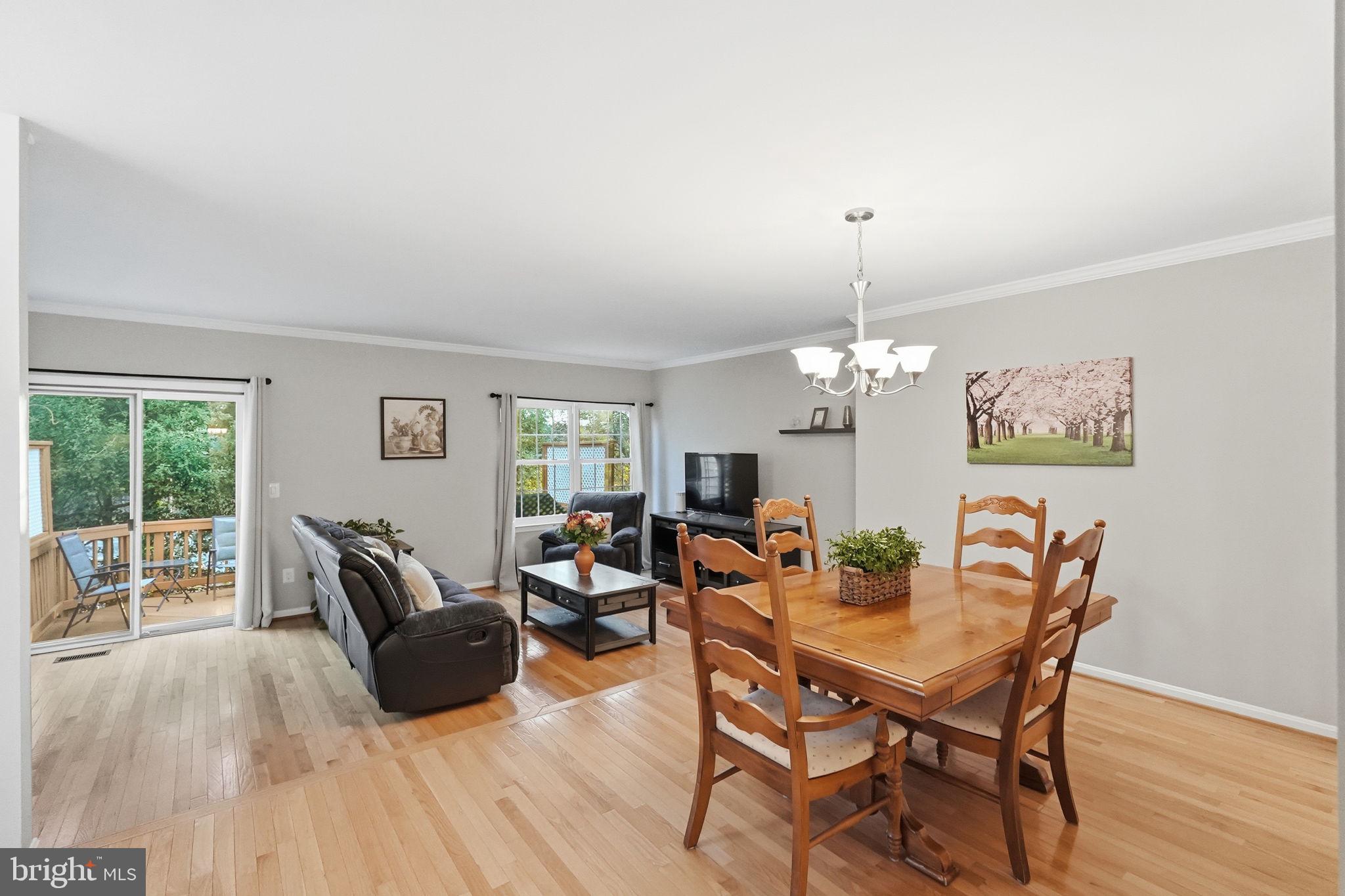 Fairfax, Virginia, 22033, United States, 2 Bedrooms Bedrooms, ,4 BathroomsBathrooms,Residential,For Sale,2001476