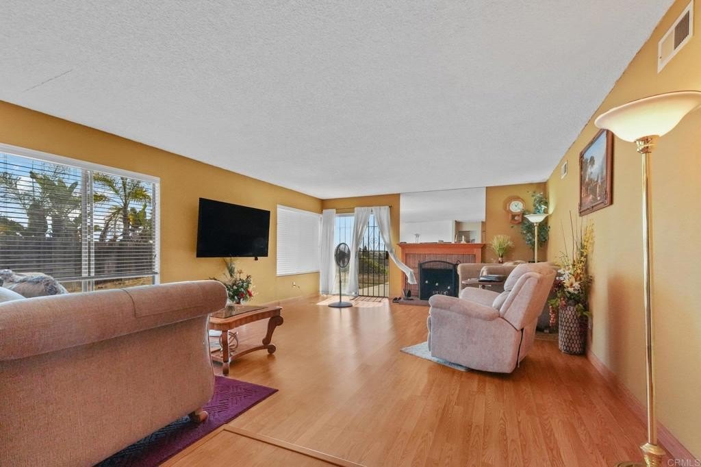 San Diego, California, 92139, United States, 3 Bedrooms Bedrooms, ,2 BathroomsBathrooms,Residential,For Sale,1933345