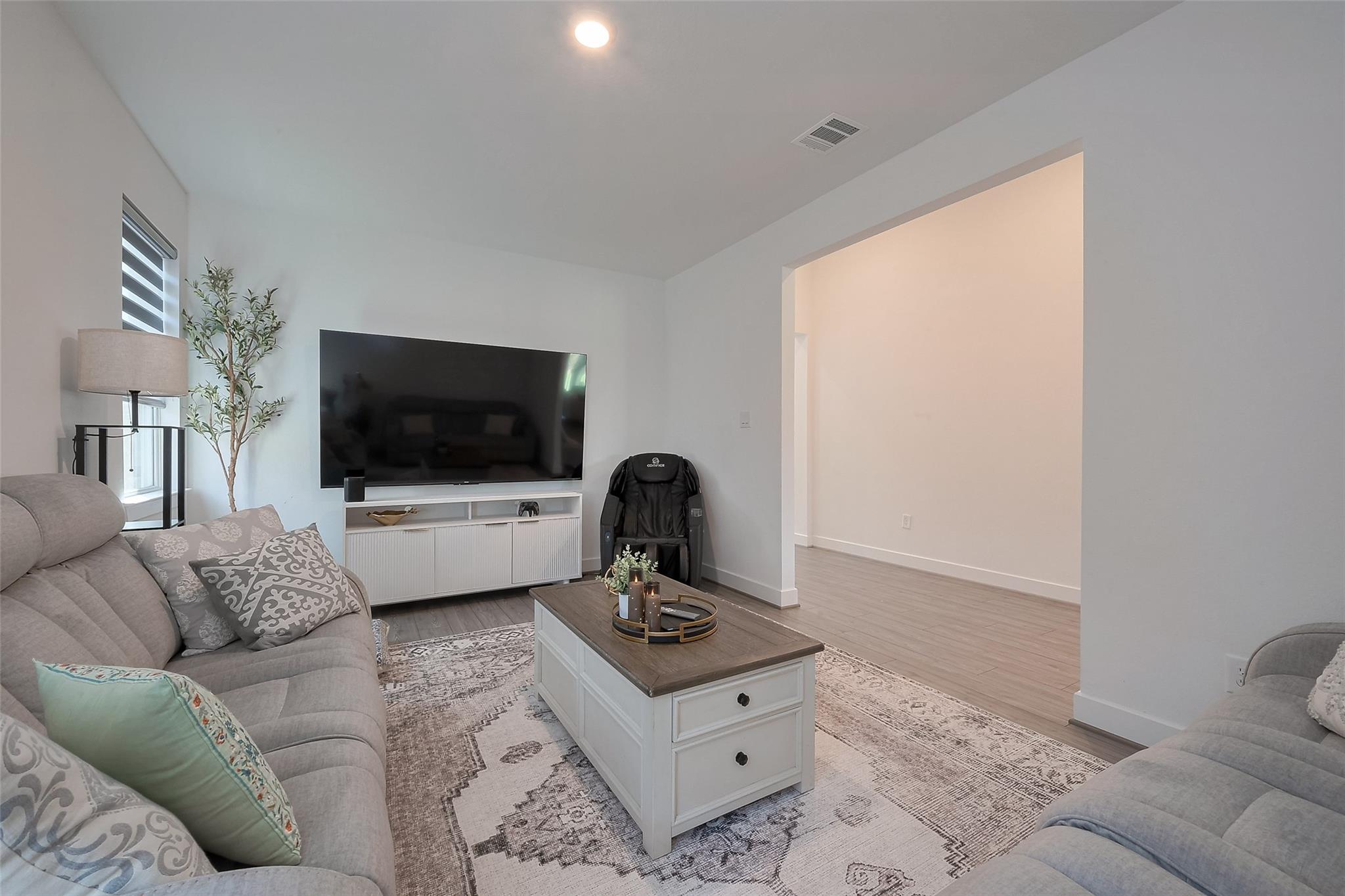 Katy, Texas, 77493, United States, 4 Bedrooms Bedrooms, ,3 BathroomsBathrooms,Residential,For Sale,1921251