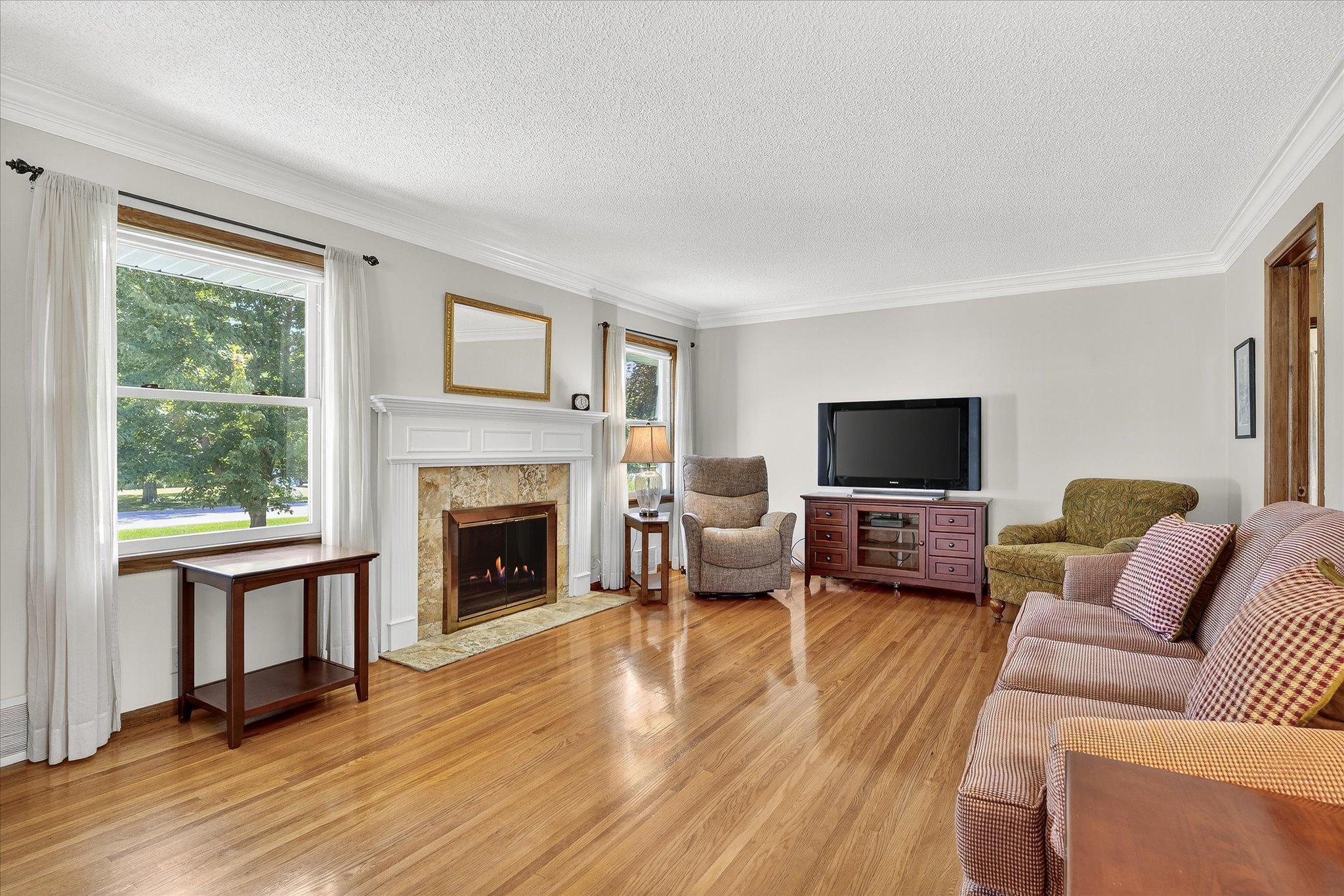 Edina, Minnesota, 55410, United States, 3 Bedrooms Bedrooms, ,1 BathroomBathrooms,Residential,For Sale,1941033