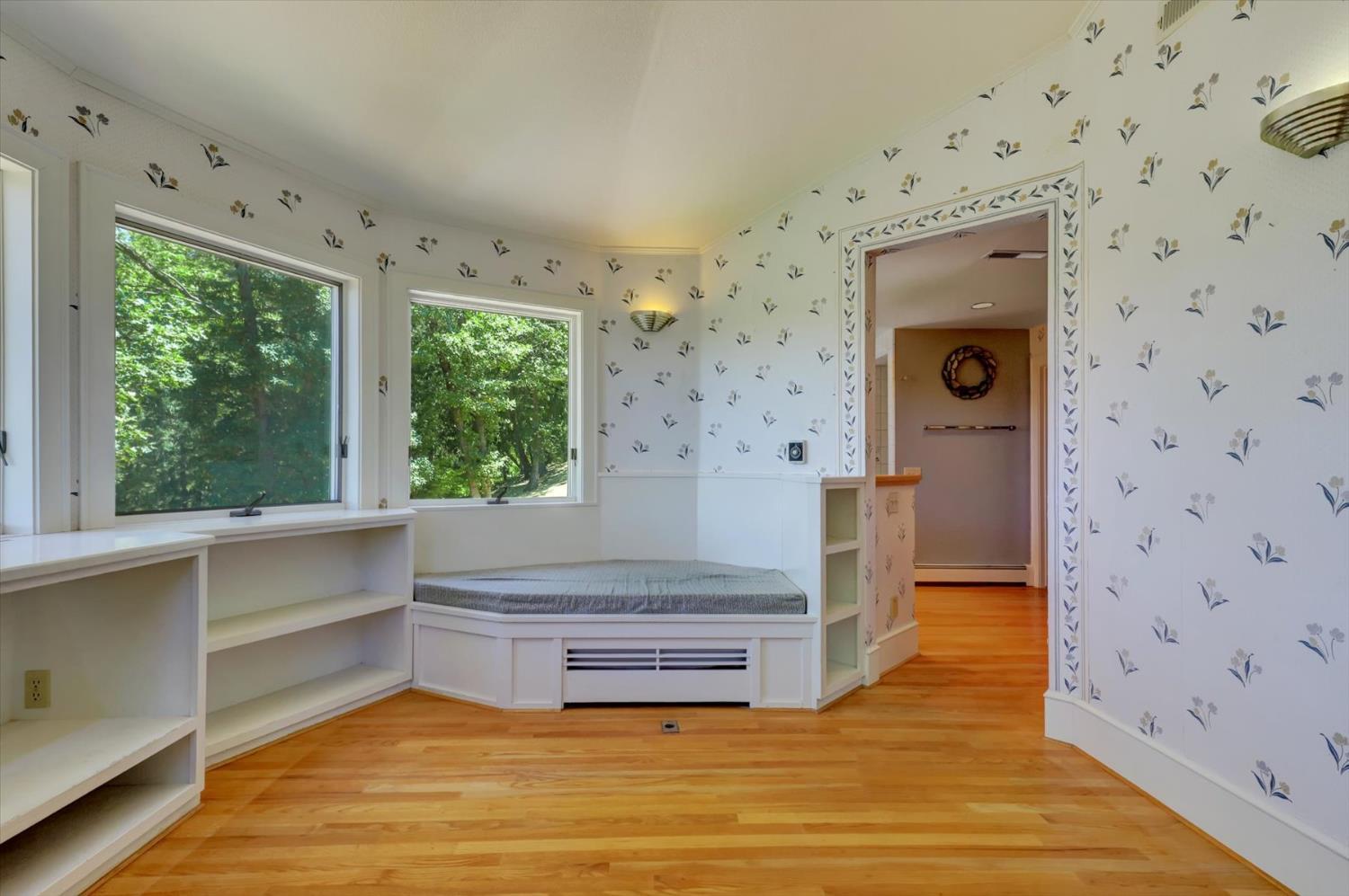 Nevada City, California, 95959, United States, 3 Bedrooms Bedrooms, ,4 BathroomsBathrooms,Residential,For Sale,1903616
