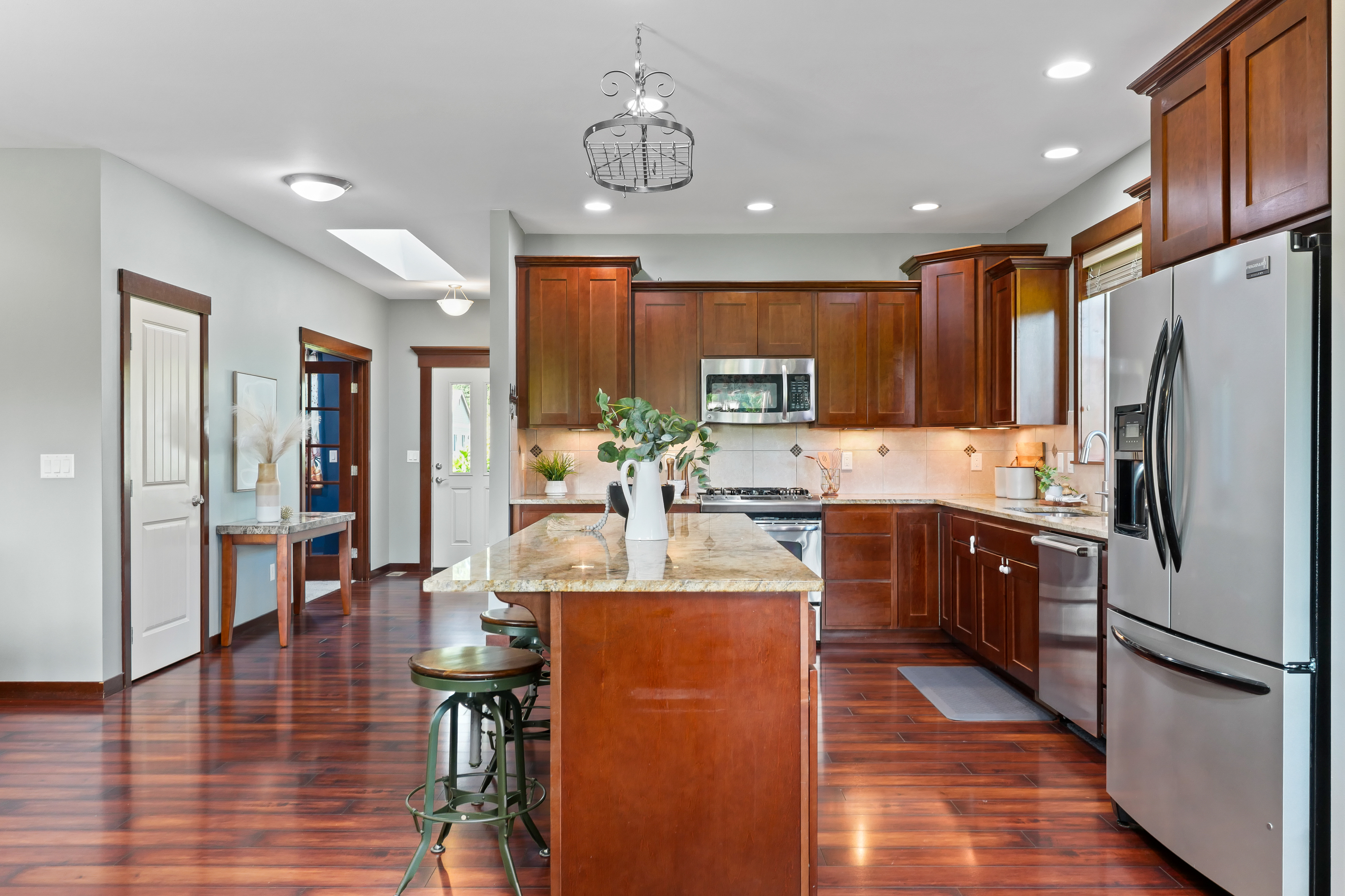  Quail Run  Refined Northwest Living in Arlington Heights - 物件實景